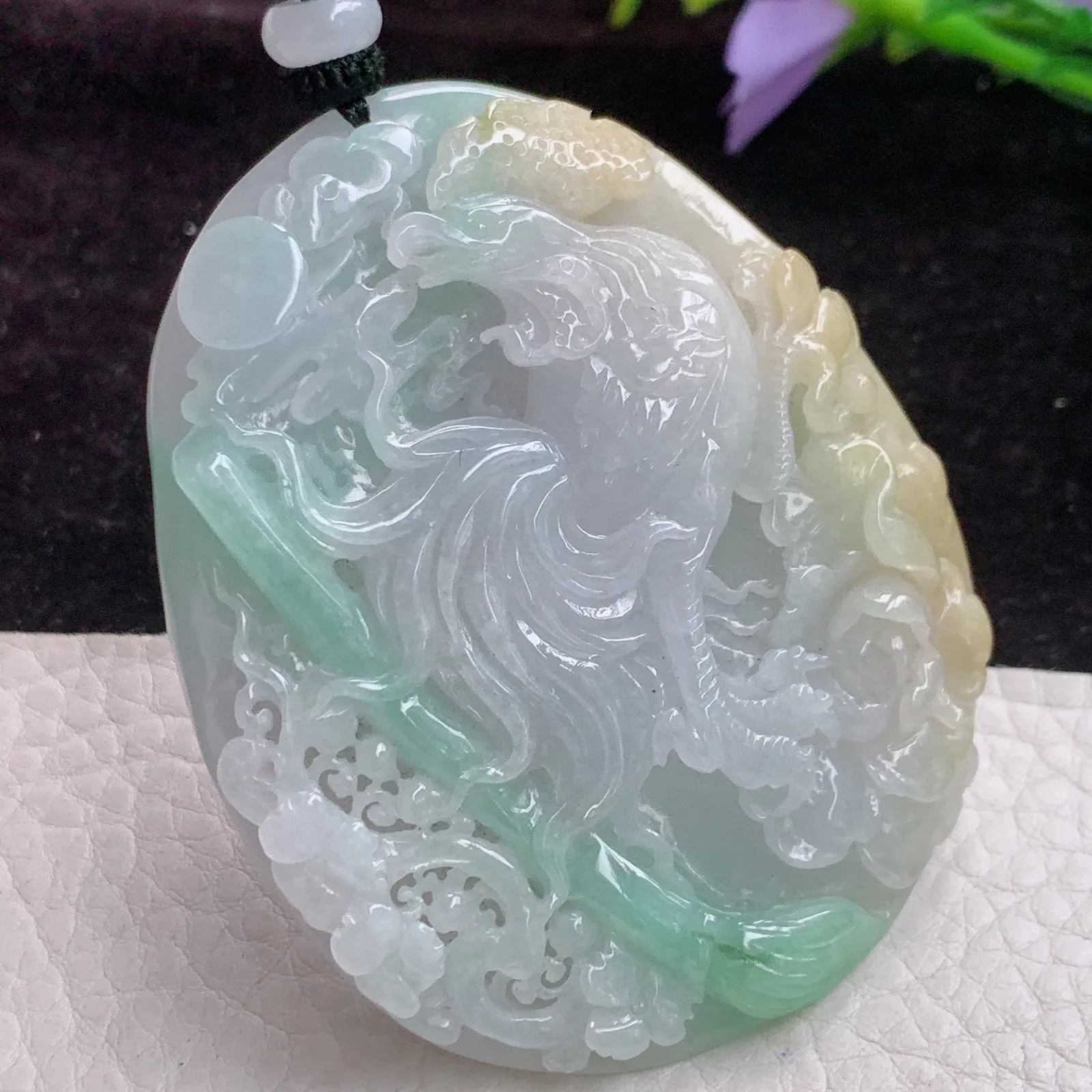 mut实拍64.5*52.8*12老坑精雕胶感三彩母仪天下玉吊坠 翡翠凤牌玉挂件