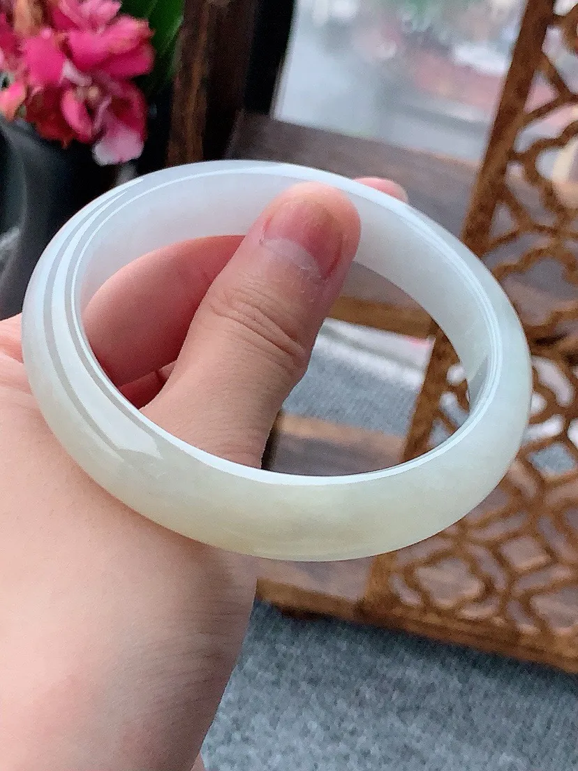 a货翡翠老坑飘黄翡正装正圈手镯60-61大圈口  尺寸60.3×12.6×7.7mm 重量62.45g 0614