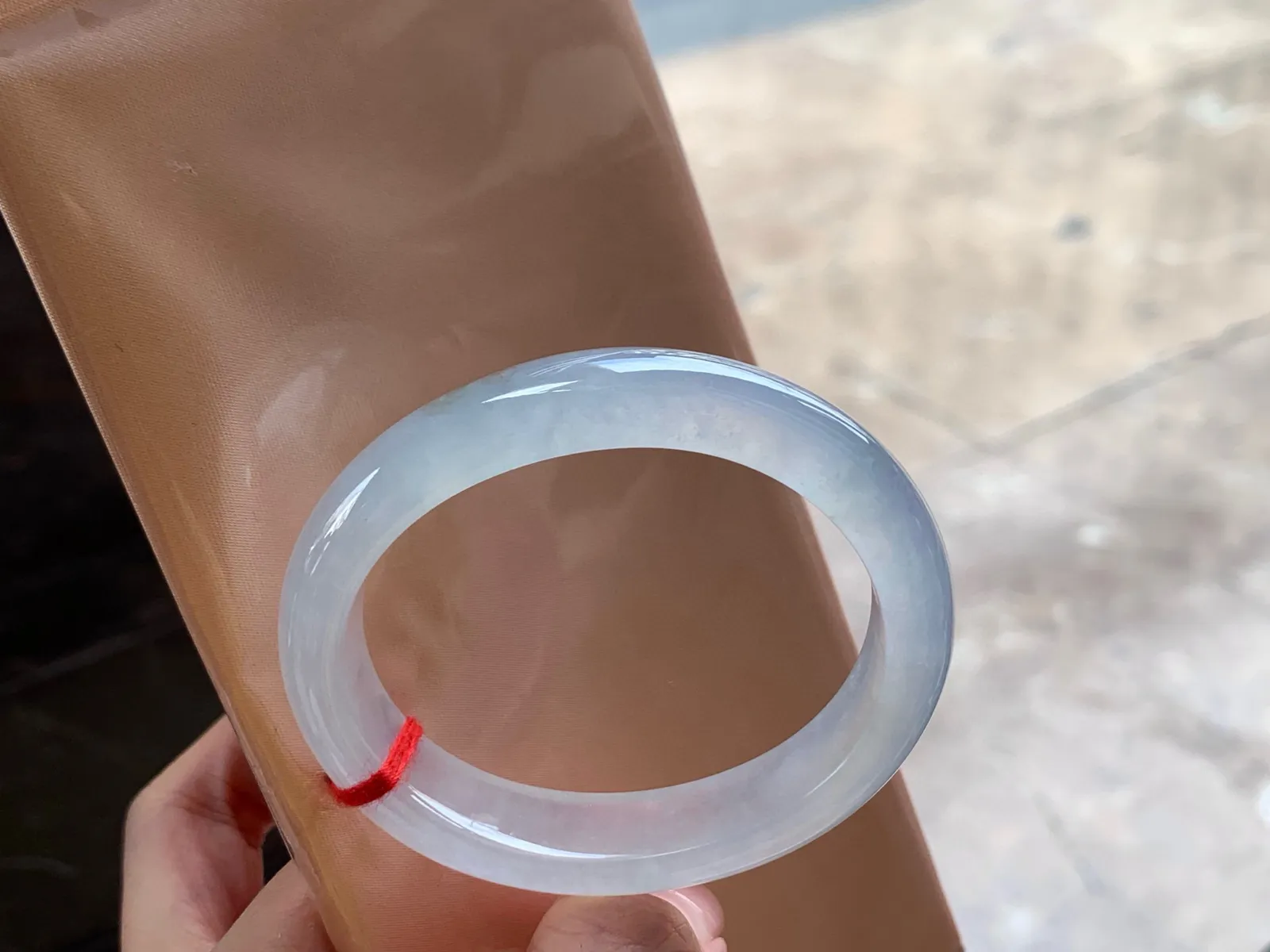 冰种贵妃镯
种老水足 54.5/12.6/7.8mm