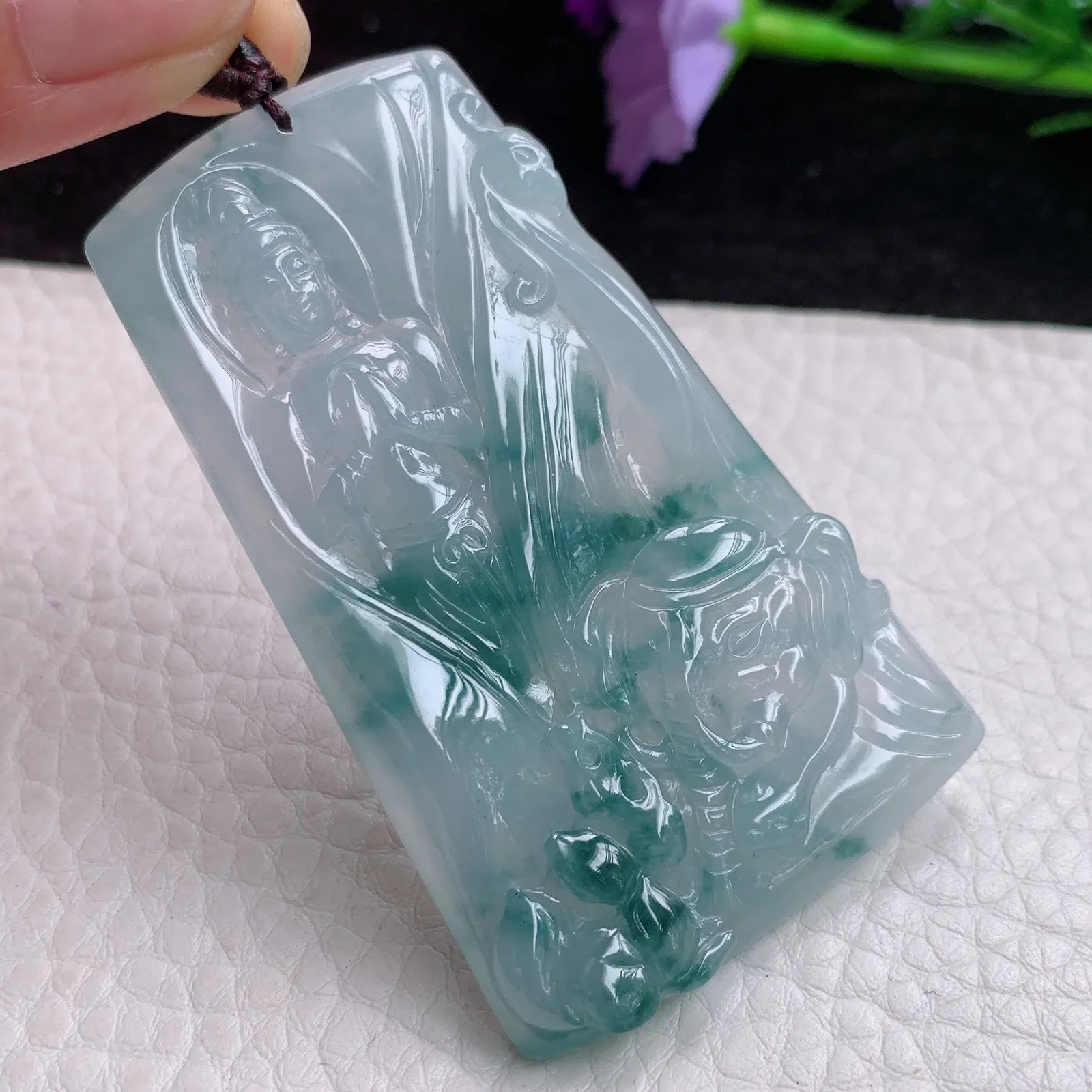 x54实拍63*37.8*6天然翡翠冰胶飘蓝紫花生肖守护神普贤菩萨玉吊坠