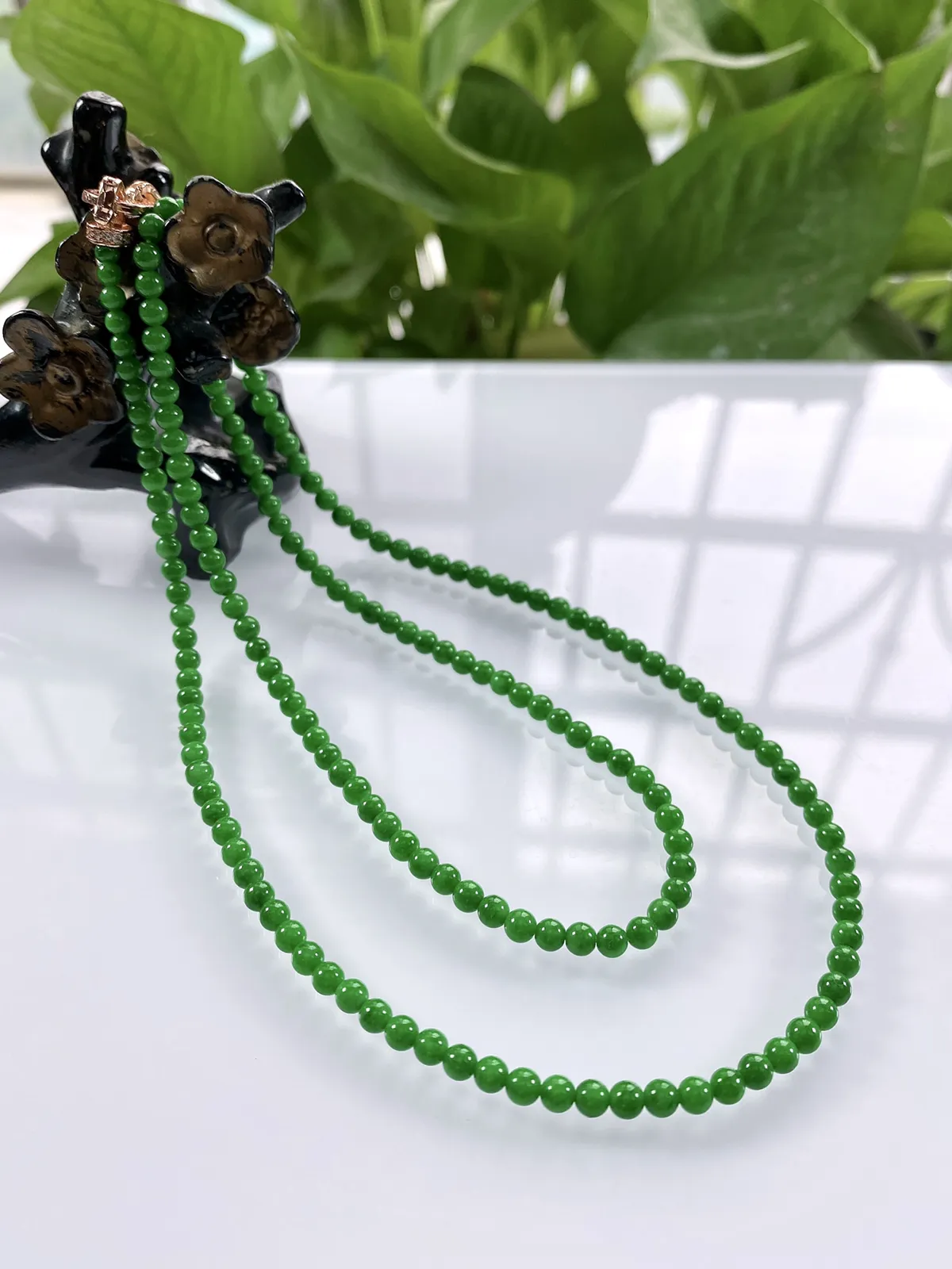 收藏级别，缅甸天然翡翠A货，卡3.6冰润满绿浓阳绿小米珠小圆珠项链手链，尺寸:3.6mm/180颗，长度610mm，重量：14.36g