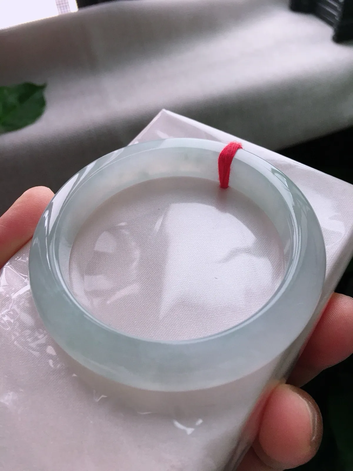 圈口56，正圈手镯，白冰，玉质水润细腻，尺寸56-12.1-8.4mm