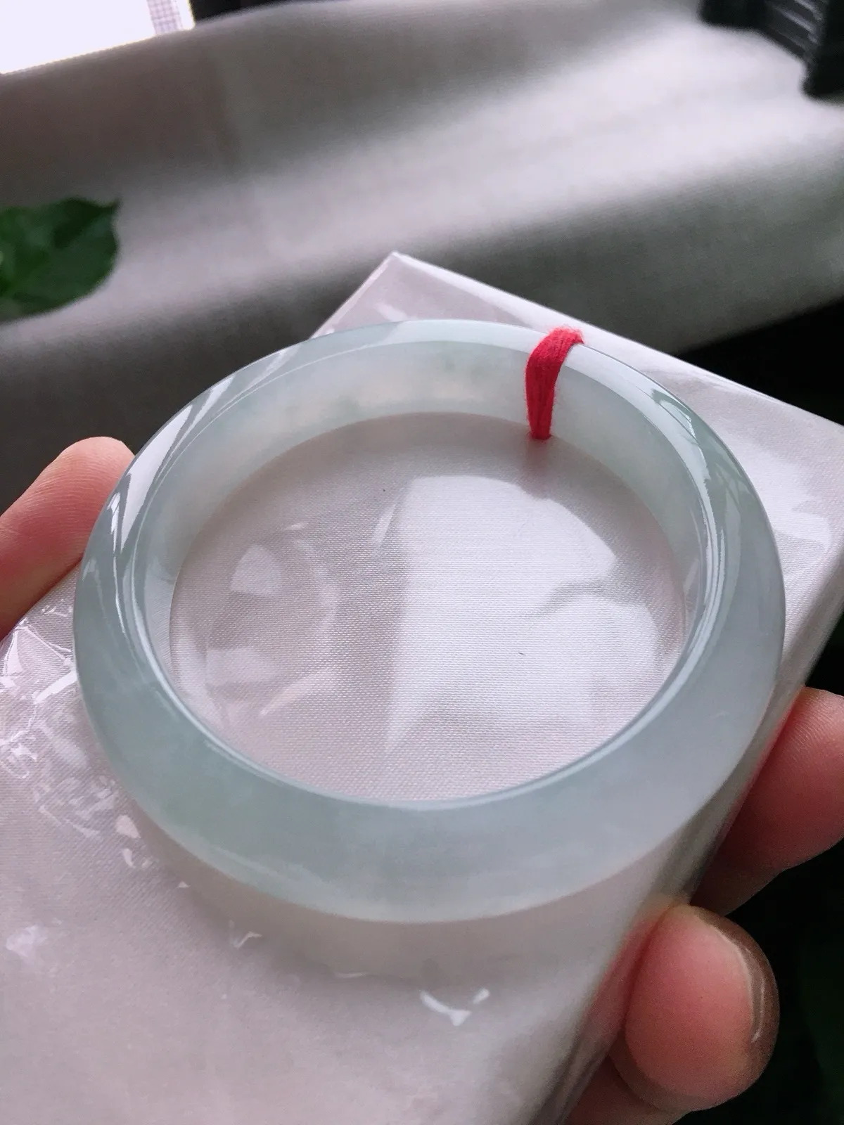圈口56，正圈手镯，白冰，玉质水润细腻，尺寸56-12.1-8.4mm