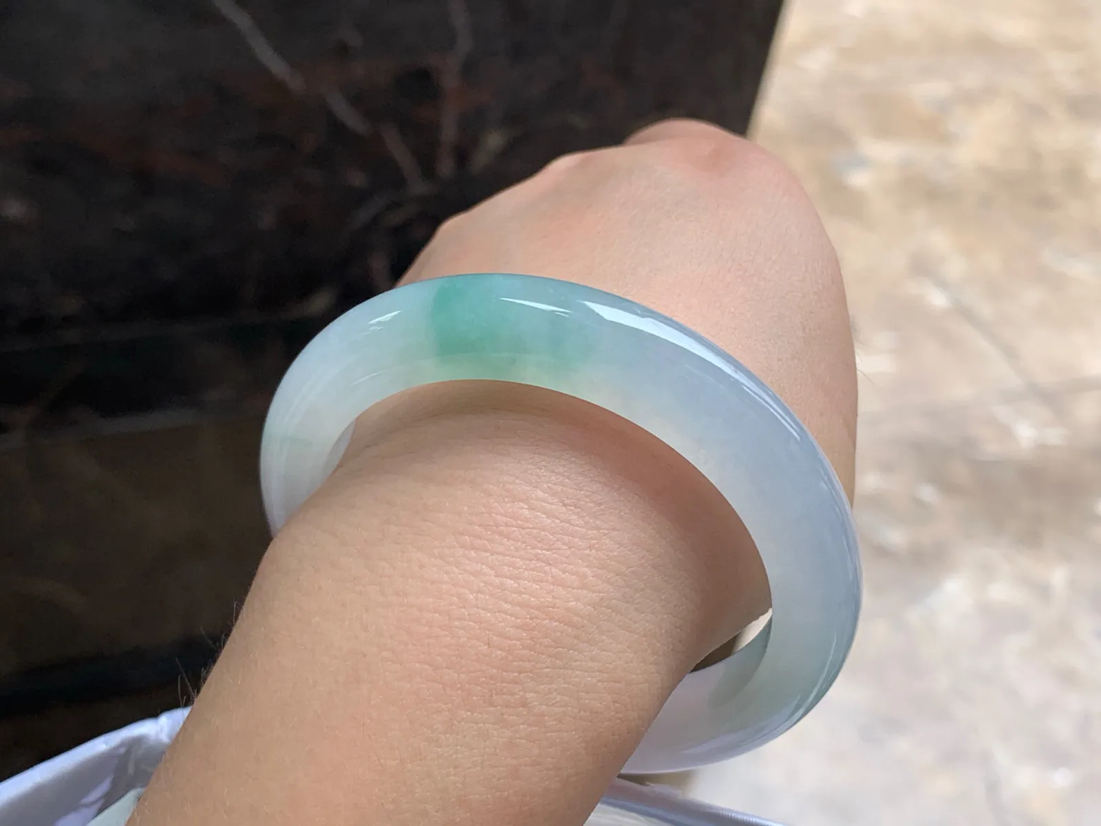 54.5-10.3-8.8

晴底手镯^_^清新