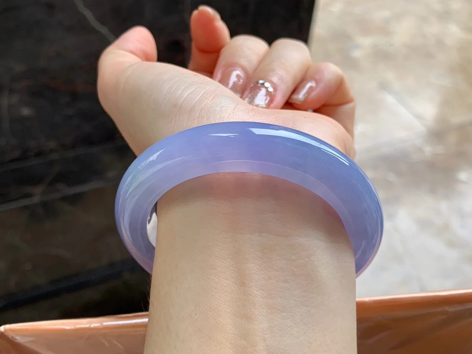 紫罗兰手镯
尺寸：54.5-11.6-10.3mm
底子细腻干净～颜色浓郁