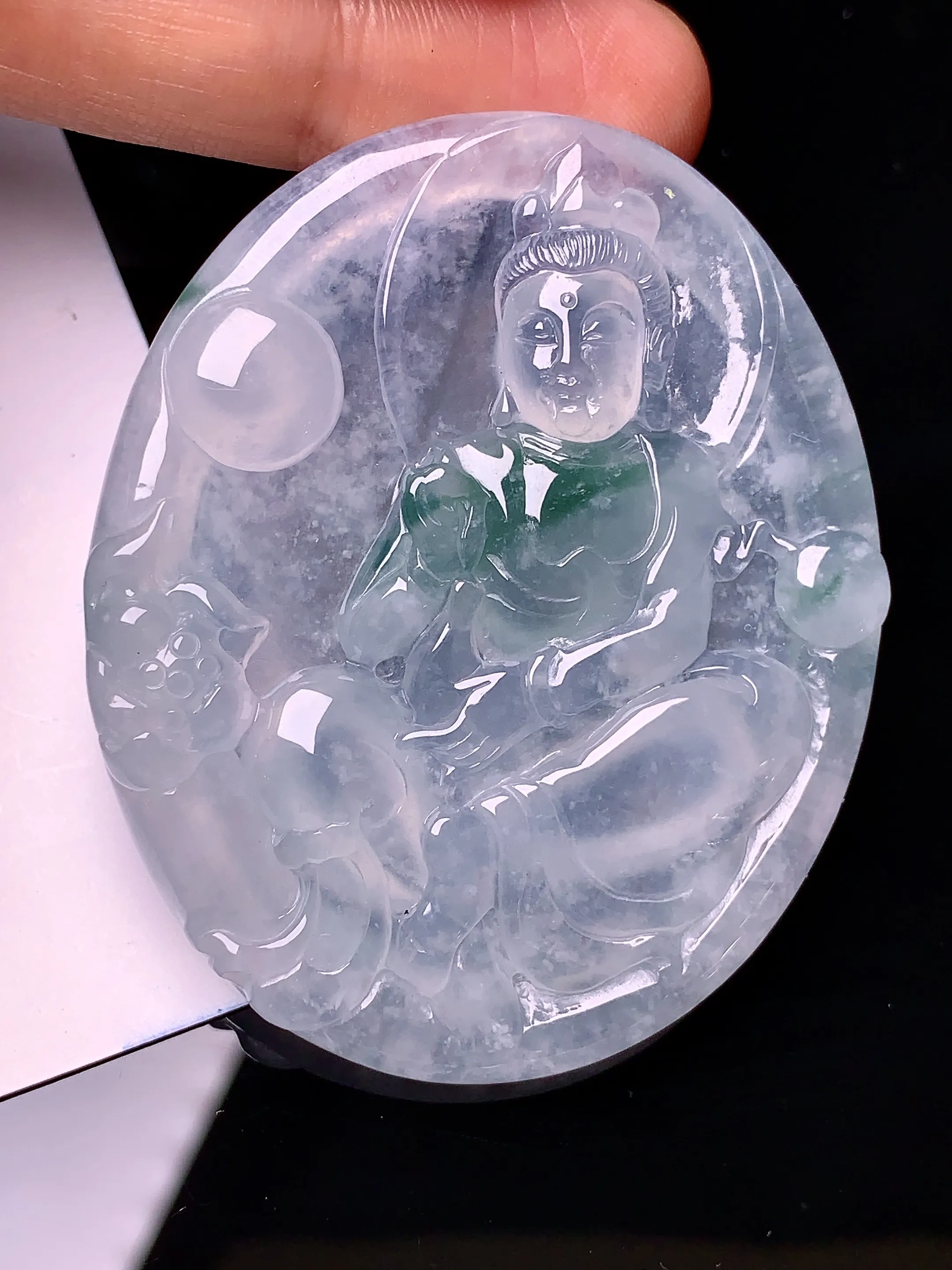 冰种观音吊坠 玉质细腻 色泽艳丽 整体尺寸53*44*6.3