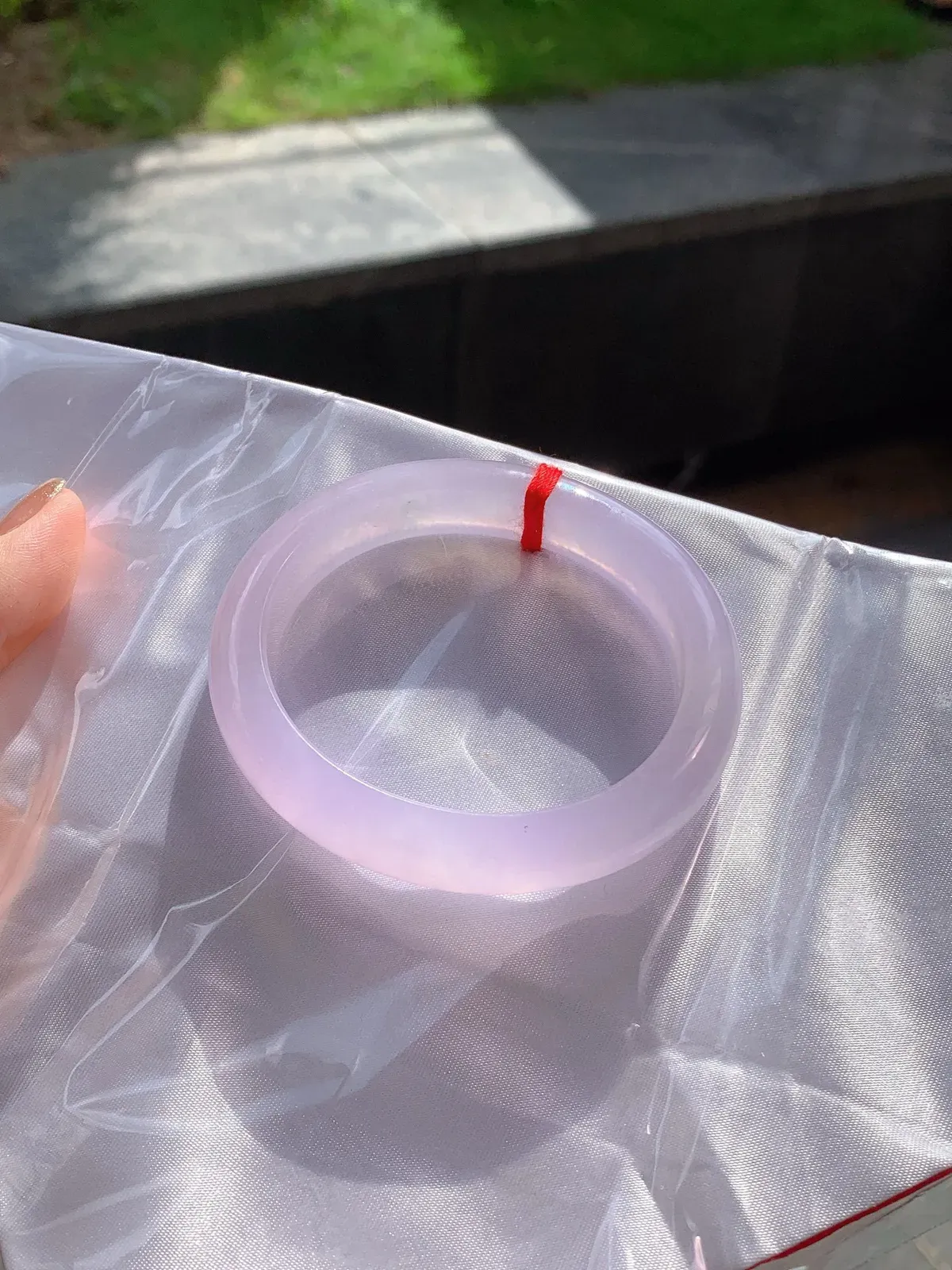 冰种粉春贵妃镯
种老 55.2/12.1/8.3mm