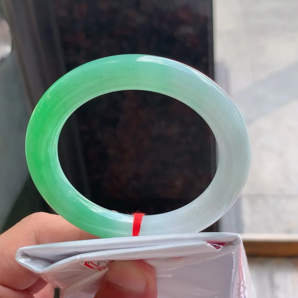 圆条高冰阳绿 无瑕 尺寸:53.7/10.2 种色兼备🥰🥰