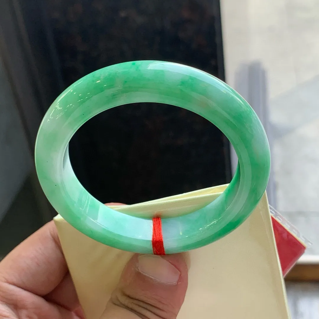 正圈一大圈阳绿 一丝棉线 尺寸:53.4/11.8/10 色阳️️