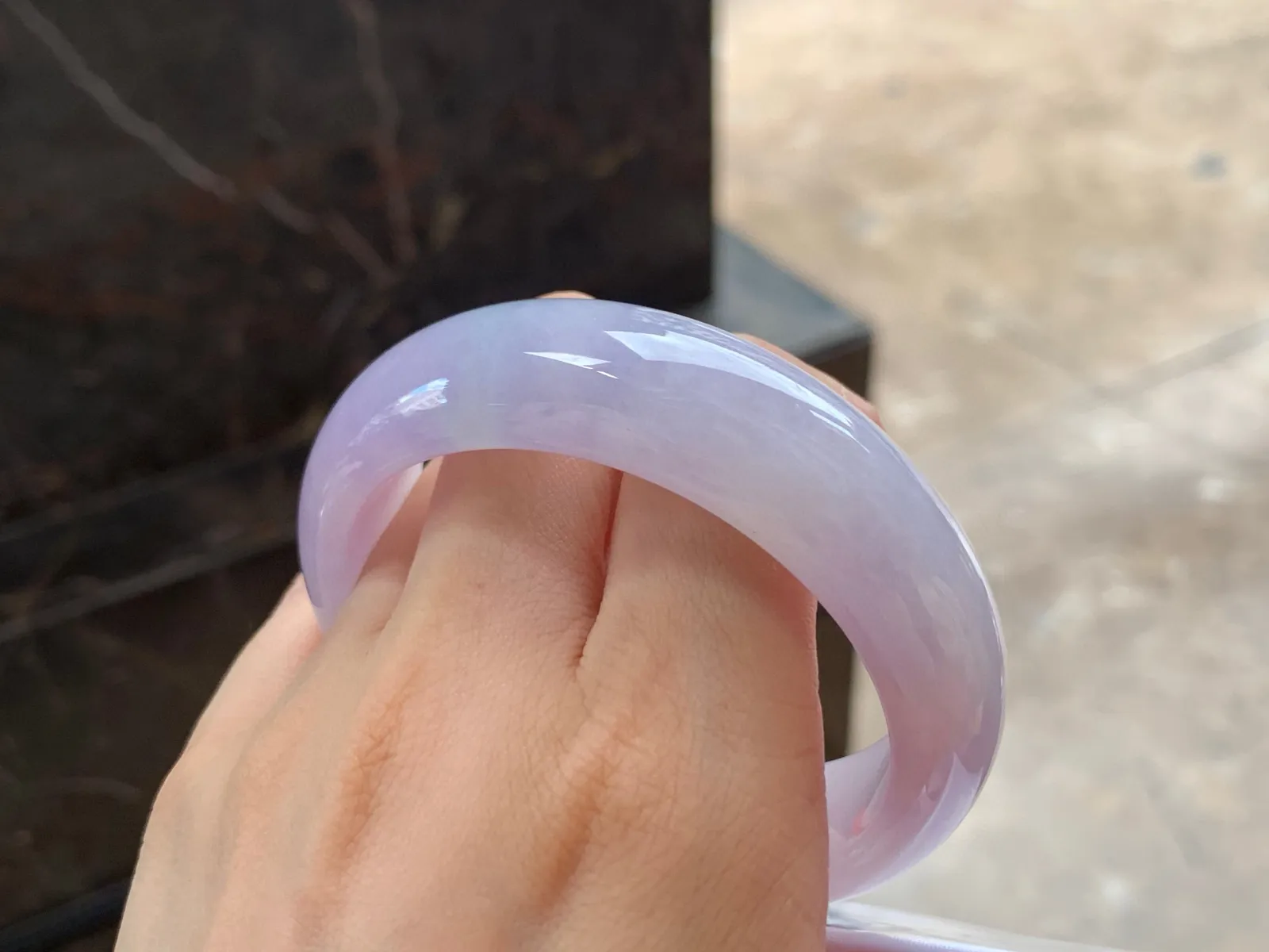 宽版粉春手镯
颜色漂亮 58/18/8.8mm
