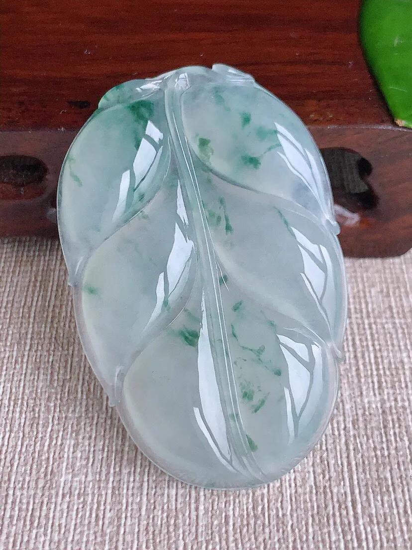 a货翡翠老坑冰种飘花大叶子金枝玉叶吊坠 尺寸53.6×35.2×5.7mm 重量21.00g 061