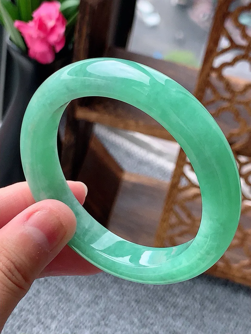 a货翡翠老坑满绿正装正圈手镯54-55圈口 尺寸54.5×11.5×8.8mm 重量58.94g 0