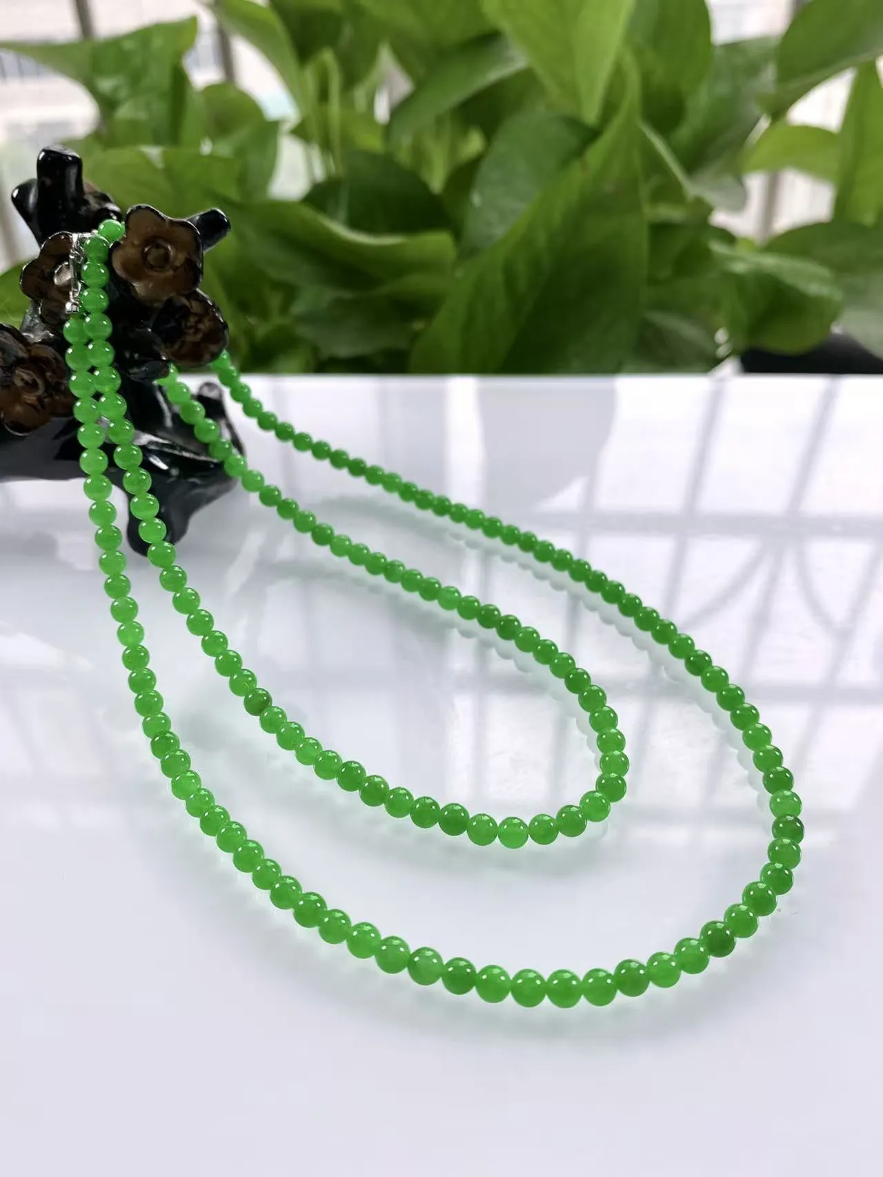 收藏传承级别，缅甸天然翡翠A货，卡4高冰起胶满绿浓正阳绿圆珠项链手链，尺寸：4mm/158颗，长度630mm，重量：17.90g，18K金扣头镶嵌。