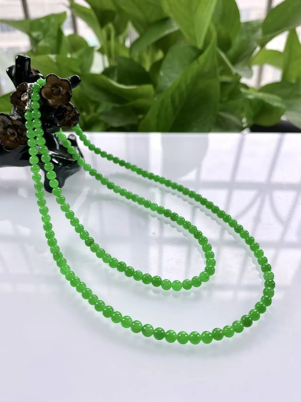 收藏传承级别，缅甸天然翡翠A货，卡4高冰起胶满绿浓正阳绿圆珠项链手链，尺寸：4mm/158颗，长度630mm，重量：17.90g，18K金扣头镶嵌。