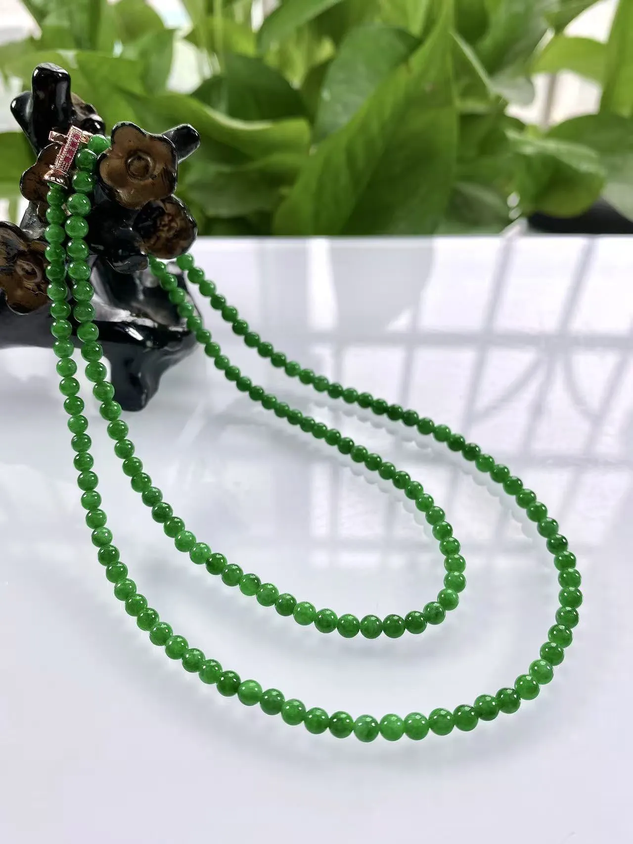 缅甸天然翡翠A货，卡3.8冰润满绿辣绿小米珠小圆珠项链手链，尺寸：3.8mm/157颗，长度570mm，重量：14.41g