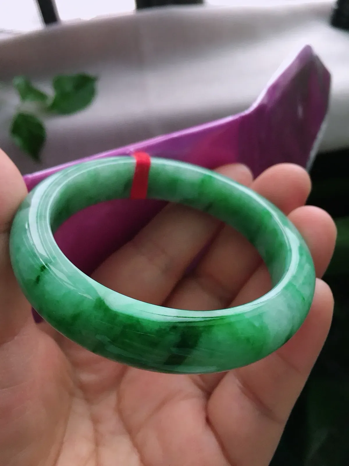 圈口58.6，正圈手镯，飘花，玉质冰润，尺寸58.6-13.7-8.3mm