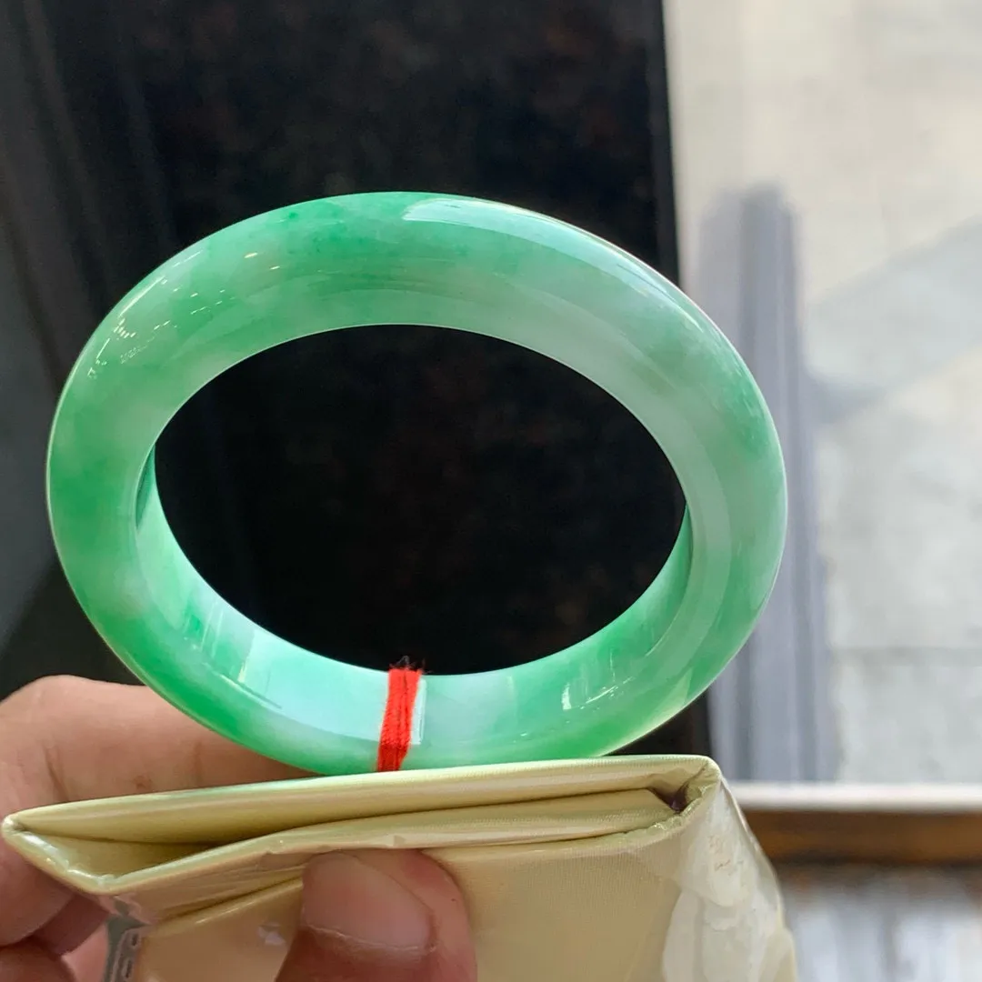 正圈一大圈阳绿 一丝棉线 尺寸:53.4/11.8/10 色阳️️