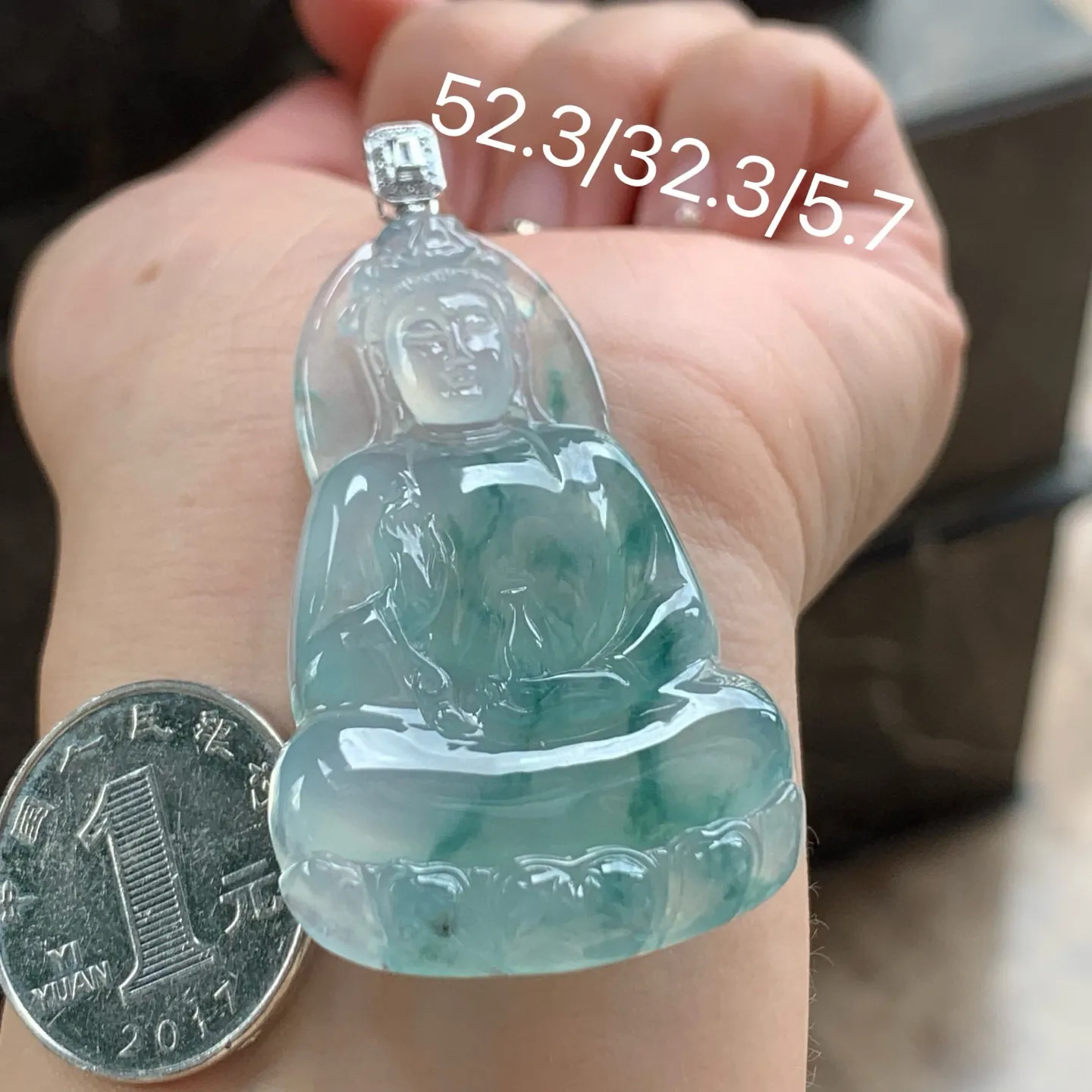 冰种飘花观音
金扣