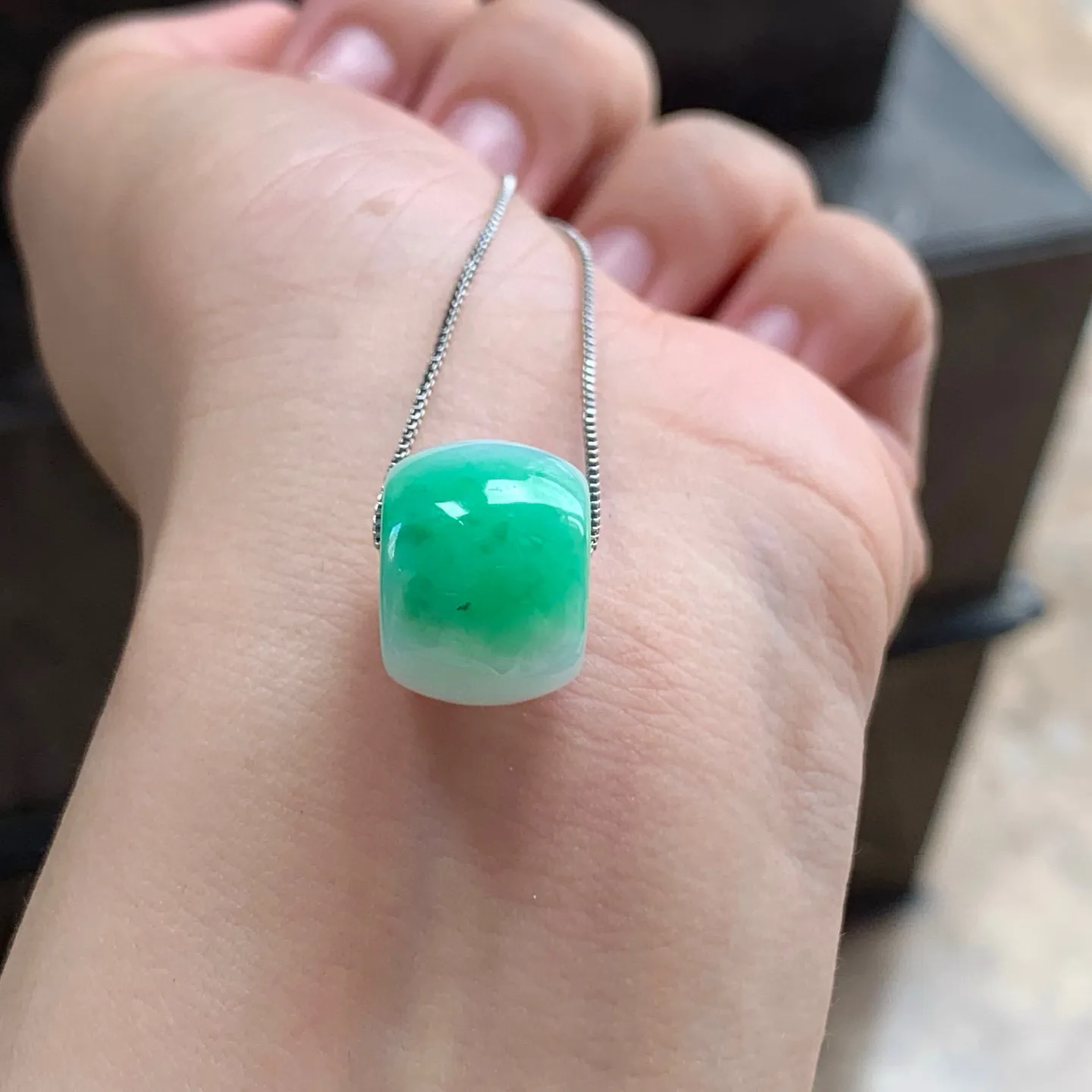 带色路路通
清爽