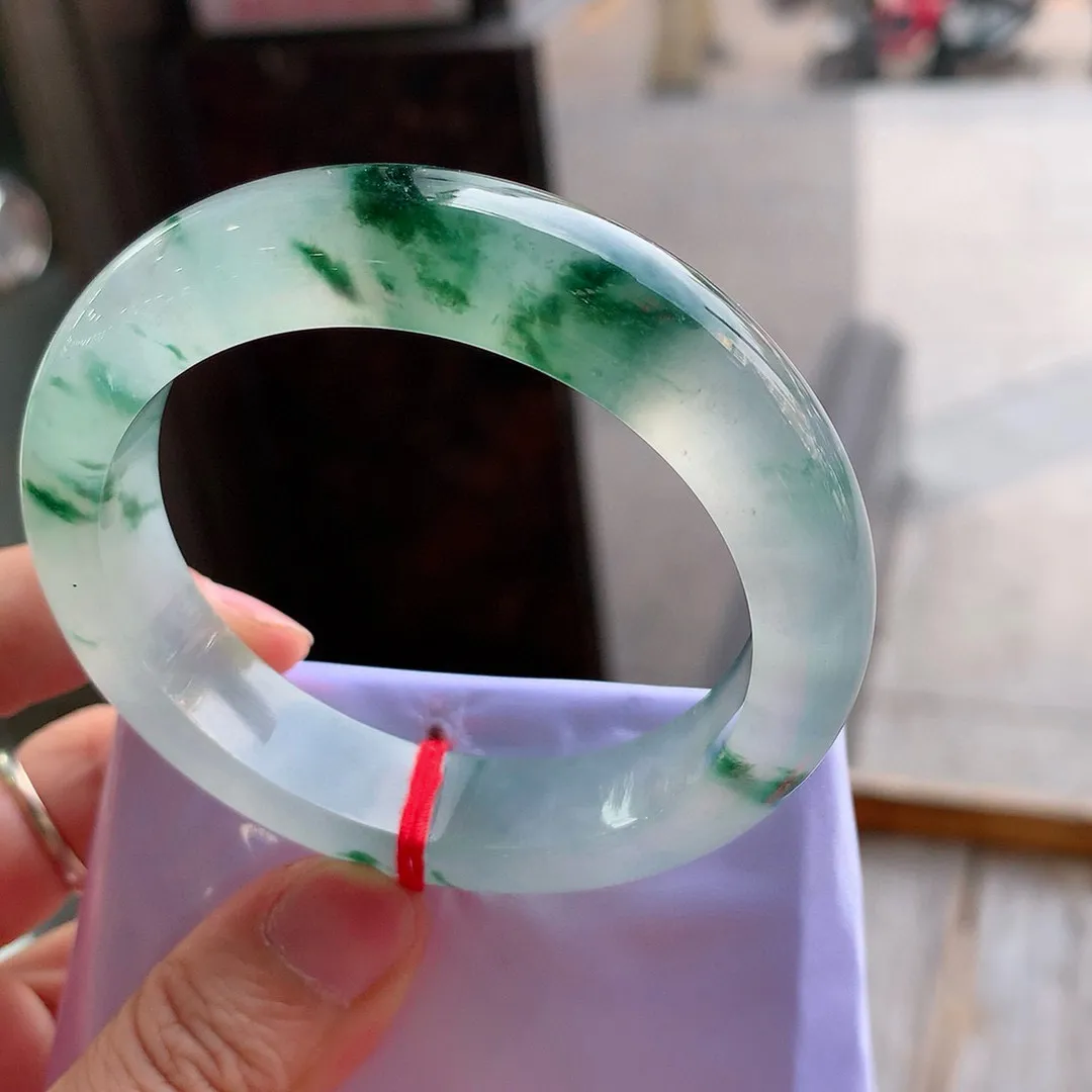 正圈玻璃种蓝花  内圈一丝小纹 不影响  尺寸:55.1/13.2/9.1 荧光闪闪 起刚光 高品质