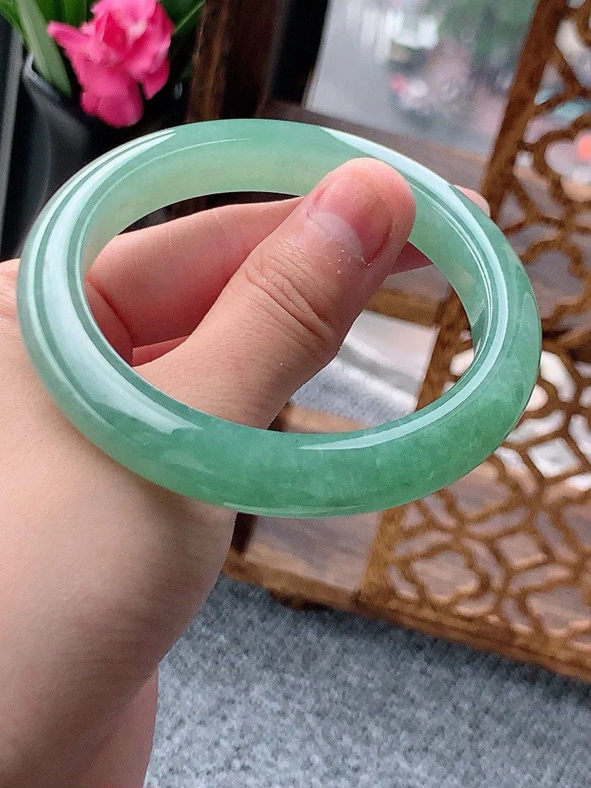 a货翡翠老坑满绿正装正圈手镯56-57圈口 尺寸56.8×10.3×8.8mm 重量55.48g 0615