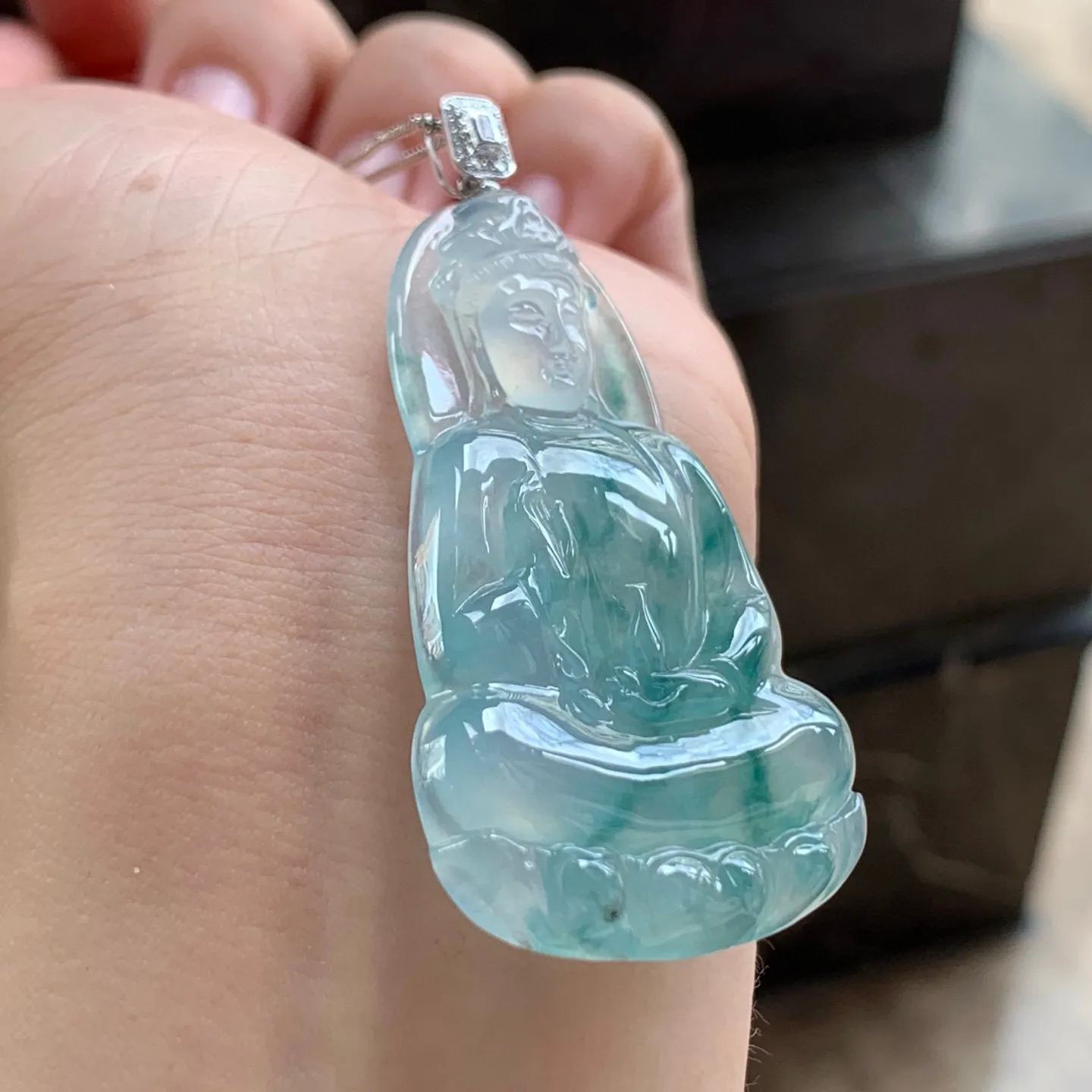 冰种飘花观音
金扣