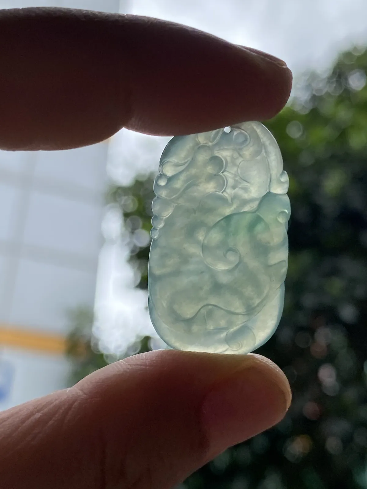 推荐【冰飘绿鱼化龙】精雕，种水超好，水润冰透，无纹裂，细腻种老，飘绿，品相佳～～