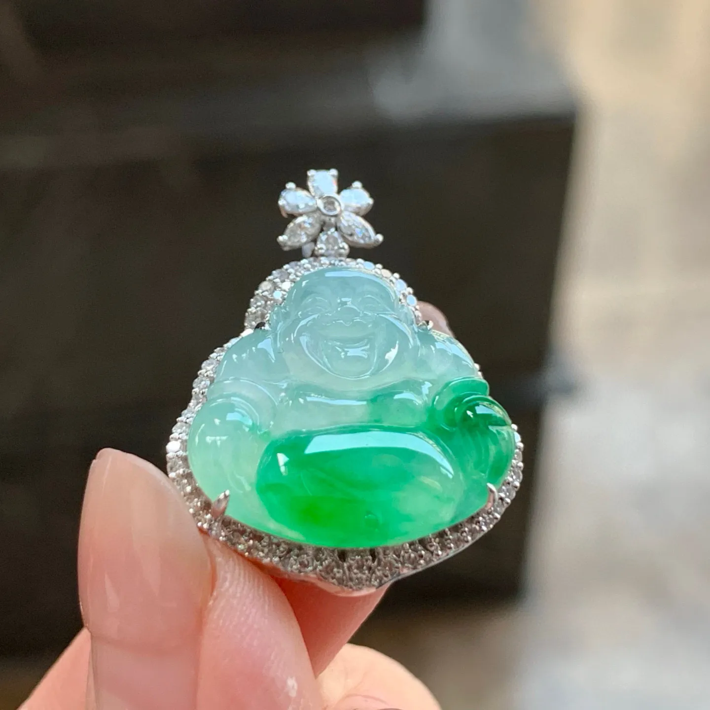 冰种阳绿坐佛
肚里藏金～