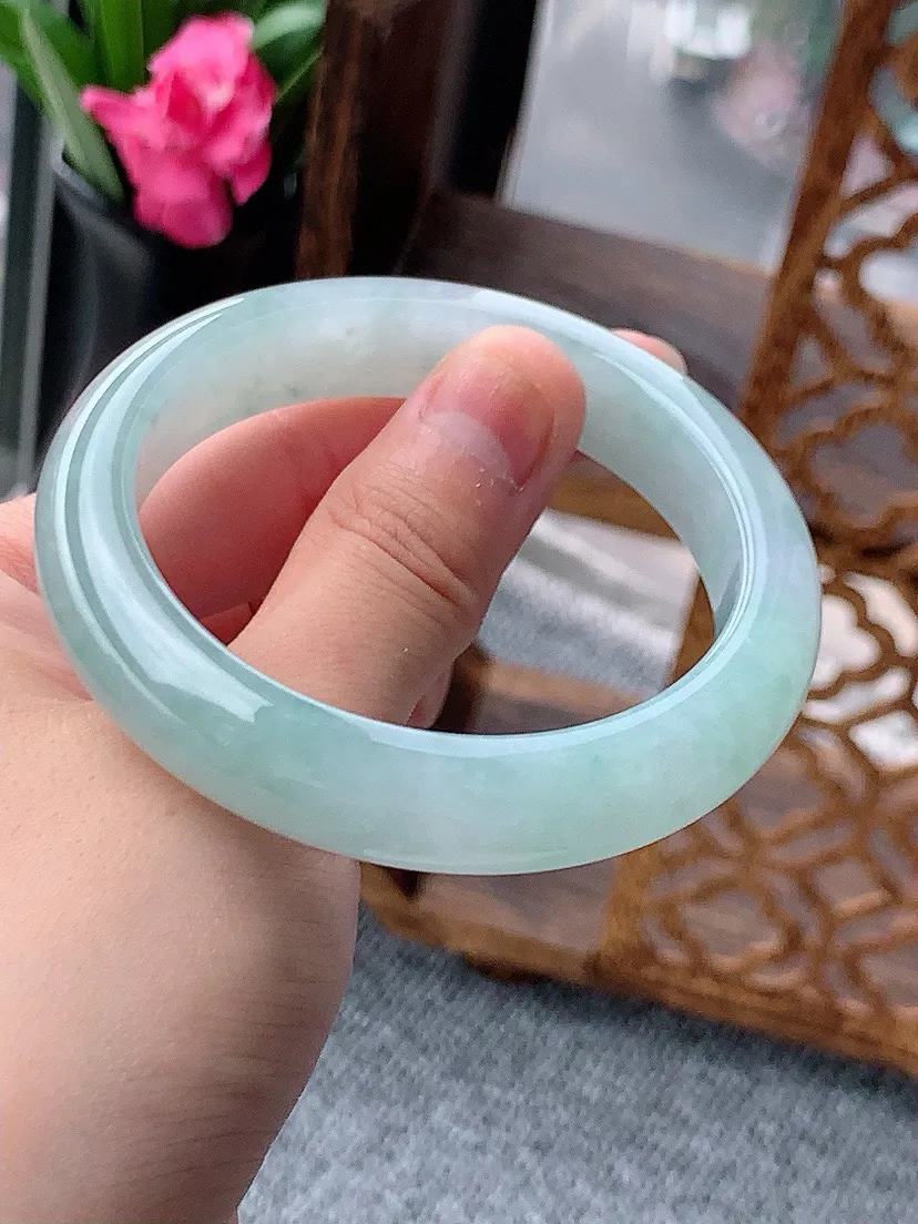 a货翡翠老坑飘花正装正圈手镯55-56圈口 尺寸55×12×8mm 重量58.90g 0615
