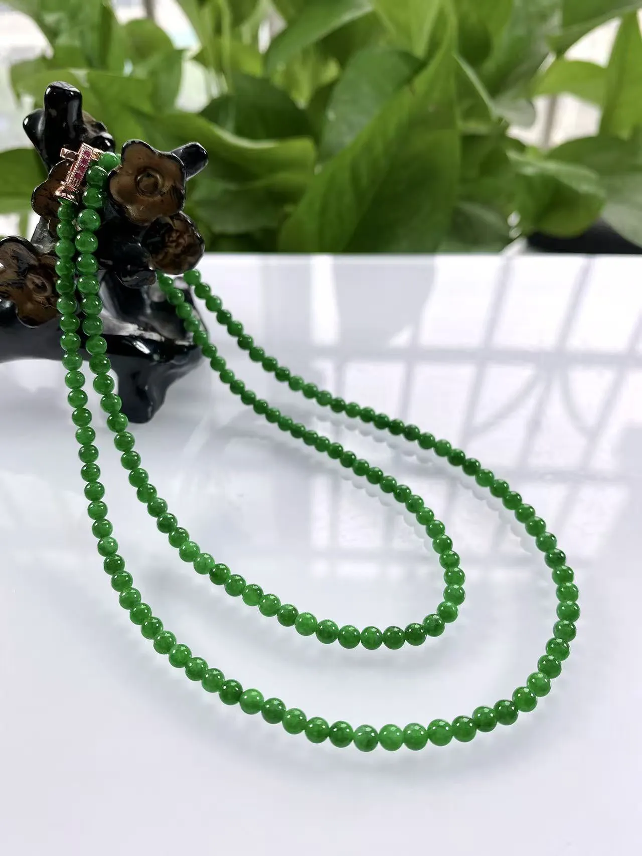 缅甸天然翡翠A货，卡3.8冰润满绿辣绿小米珠小圆珠项链手链，尺寸：3.8mm/157颗，长度570mm，重量：14.41g