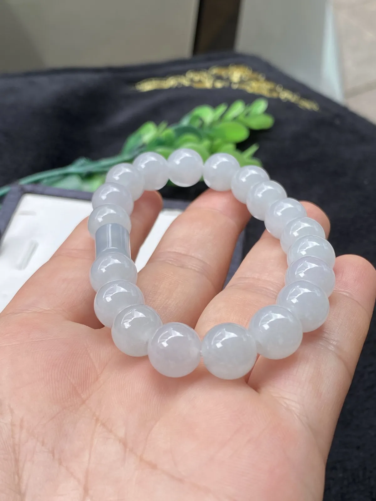 推荐【冰🧊珠串】路路通，种好水润，冰透细腻，无纹裂，上手珠光宝气的，超值～～单颗珠子尺寸10.2，路路通尺寸9.7*7.9，共20颗