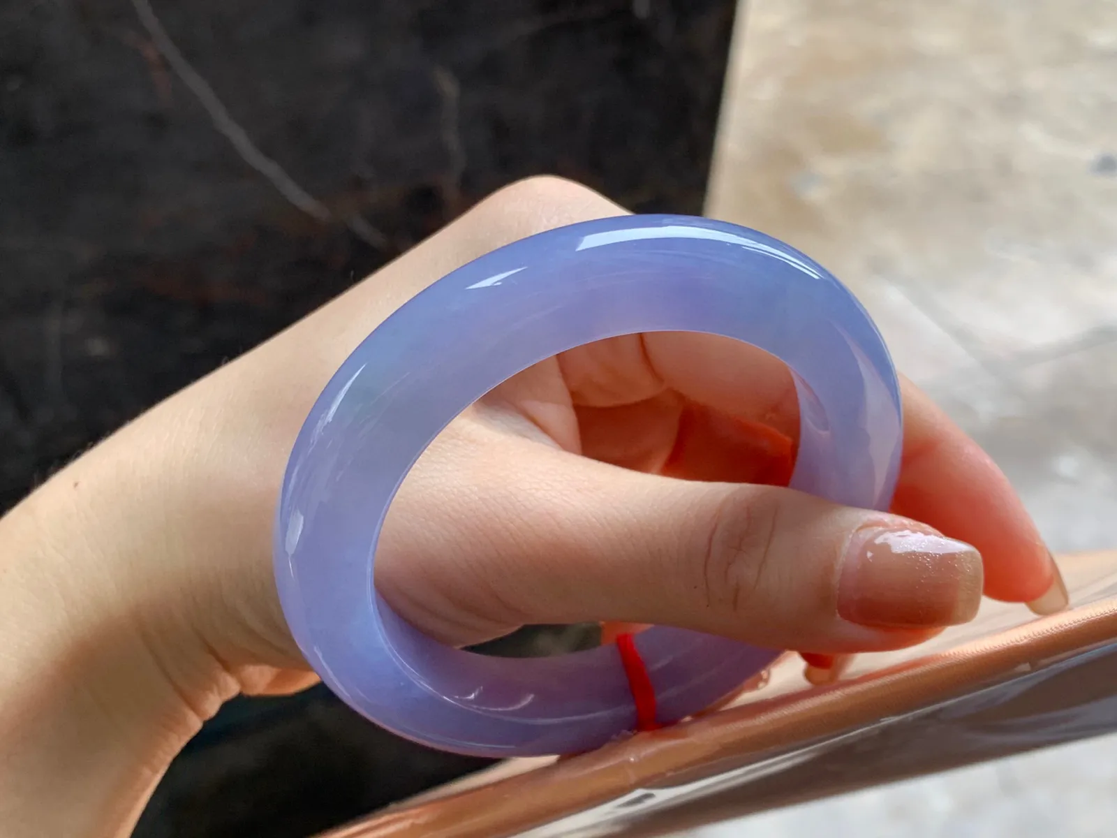 紫罗兰手镯
尺寸：54.5-11.6-10.3mm
底子细腻干净～颜色浓郁