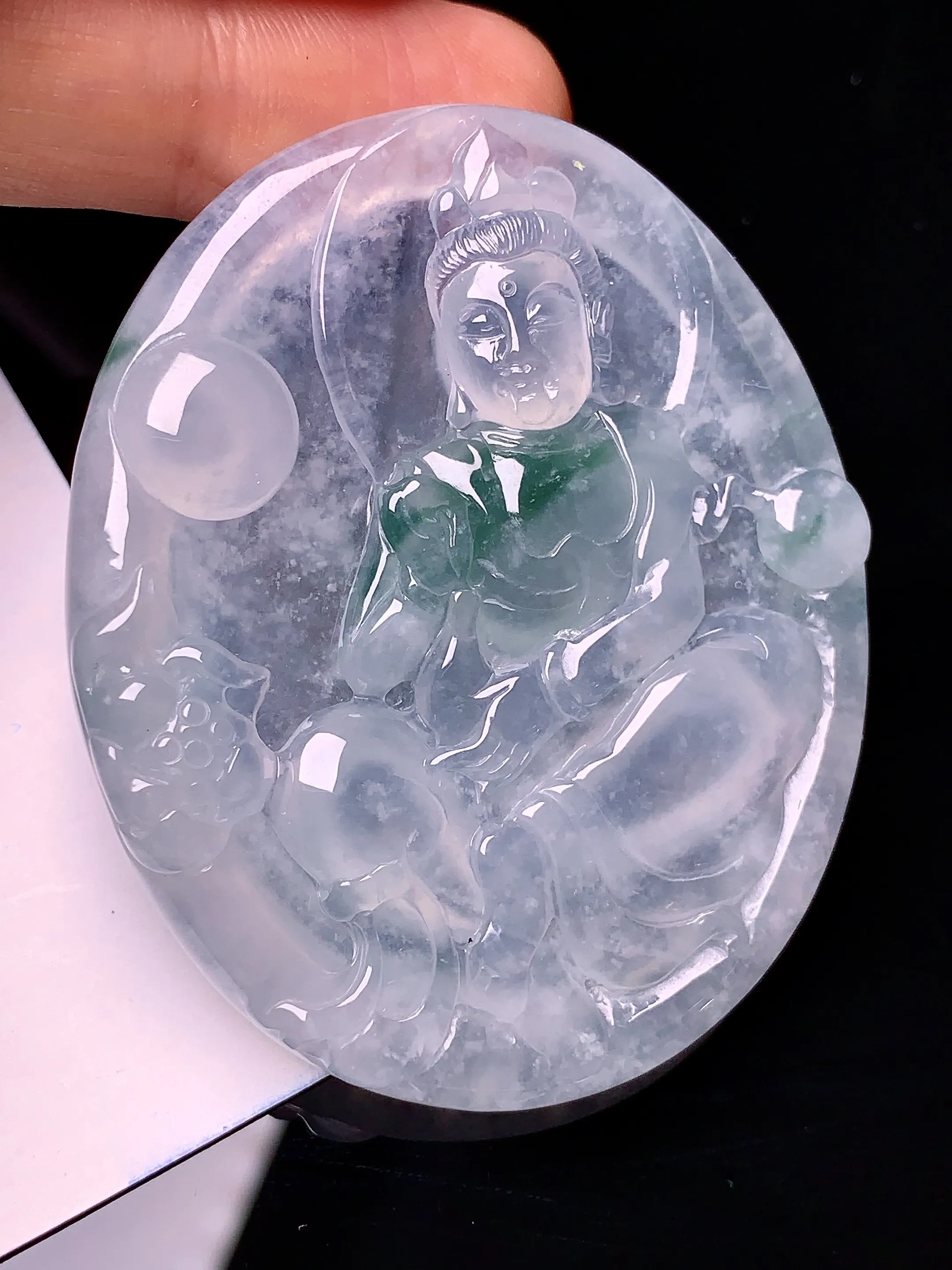 冰种观音吊坠 玉质细腻 色泽艳丽 整体尺寸53*44*6.3