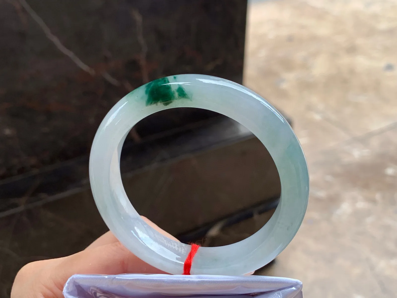 飘花手镯
水润清爽 55.1/12.1/8.6mm