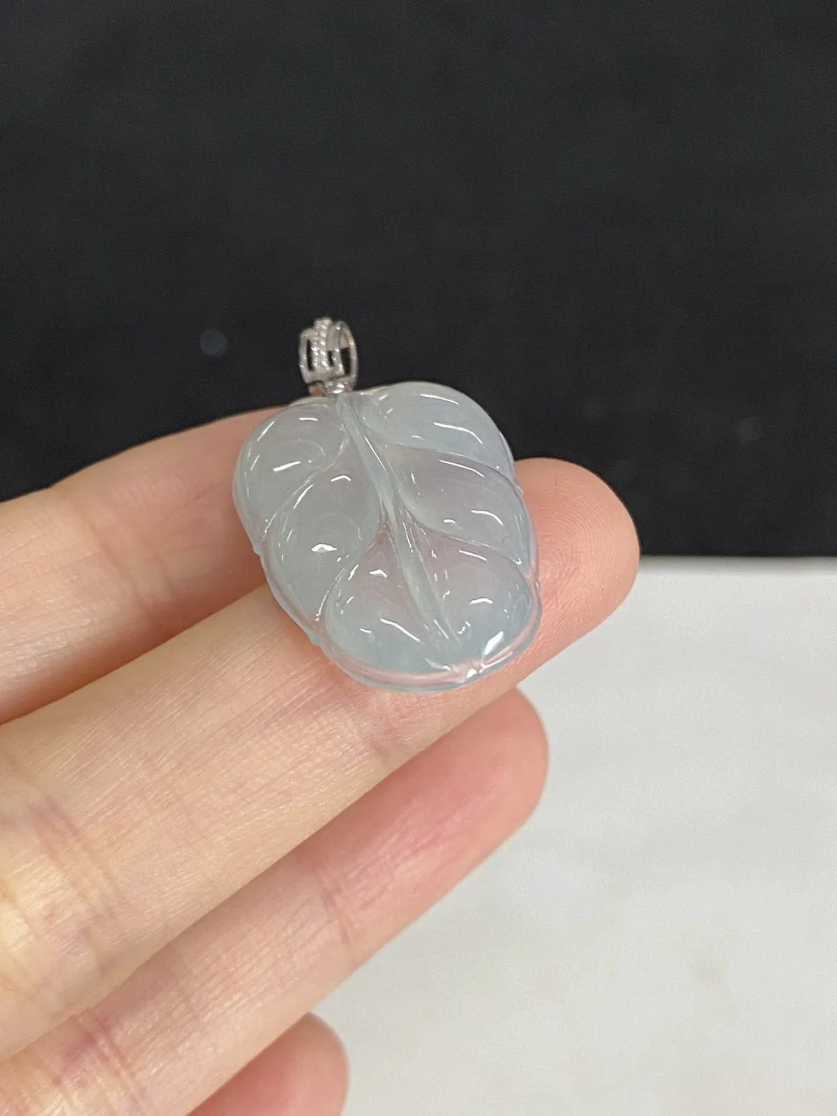 翡翠叶子，印记：Au750,伴钻石
