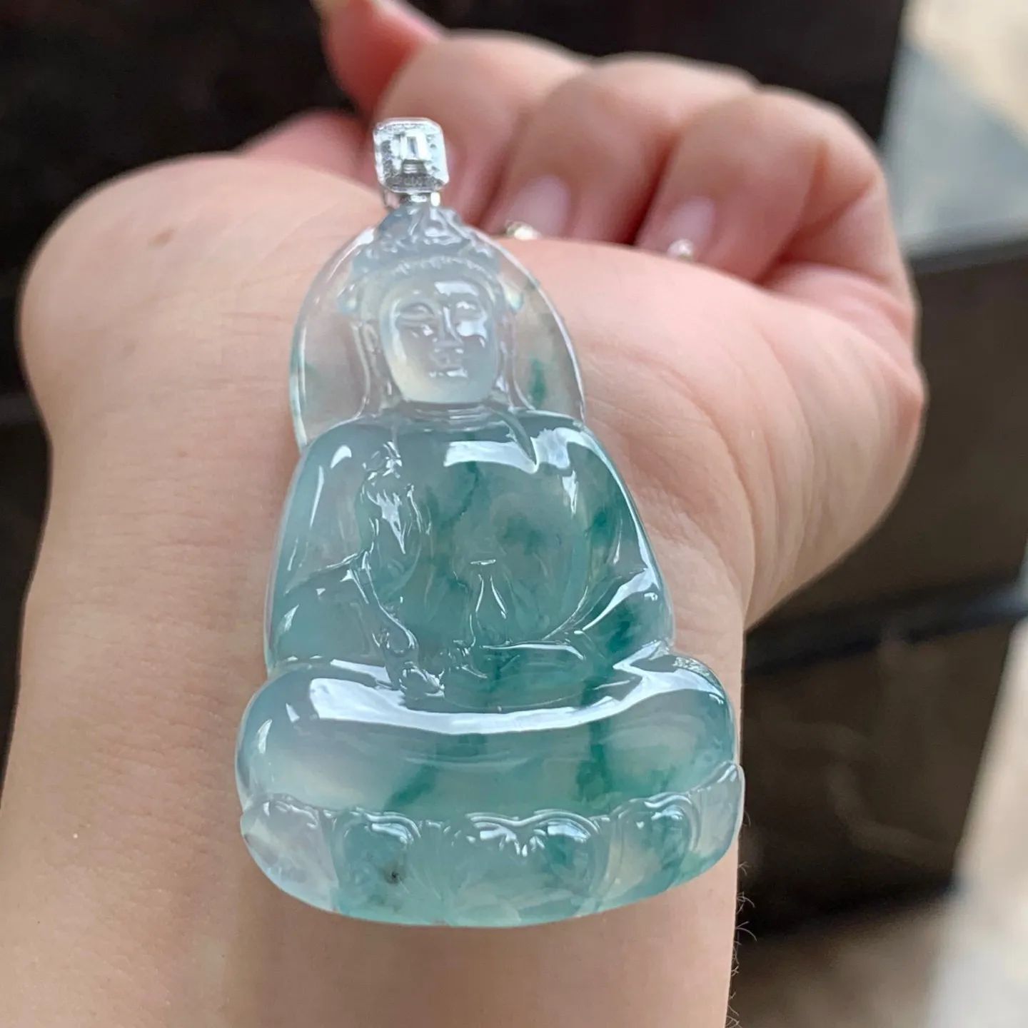 冰种飘花观音
金扣