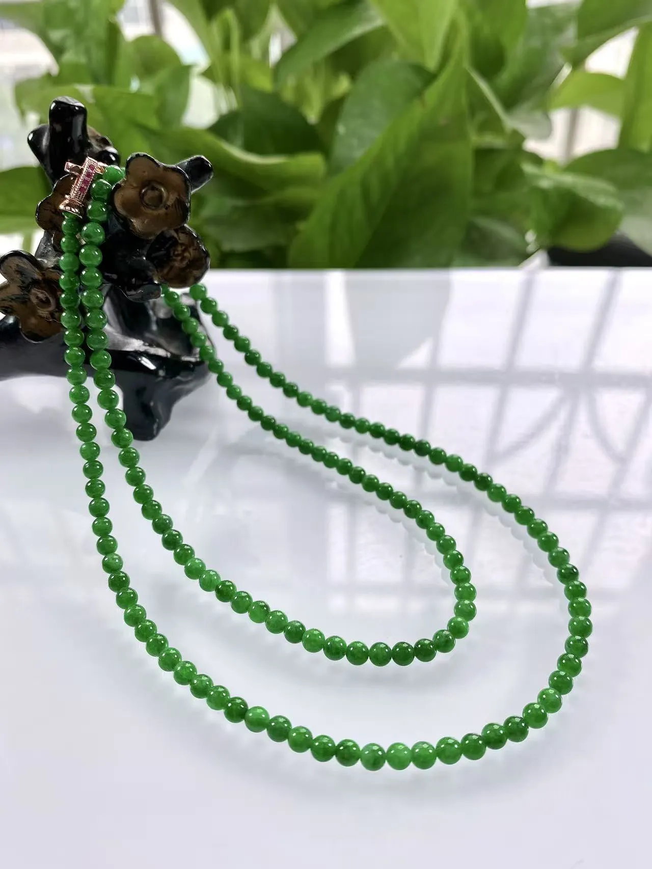 缅甸天然翡翠A货，卡3.8冰润满绿辣绿小米珠小圆珠项链手链，尺寸：3.8mm/157颗，长度570m