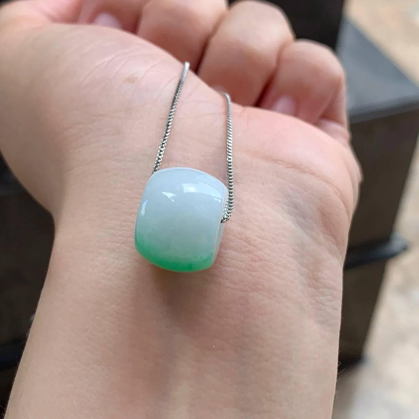 带色路路通
清爽