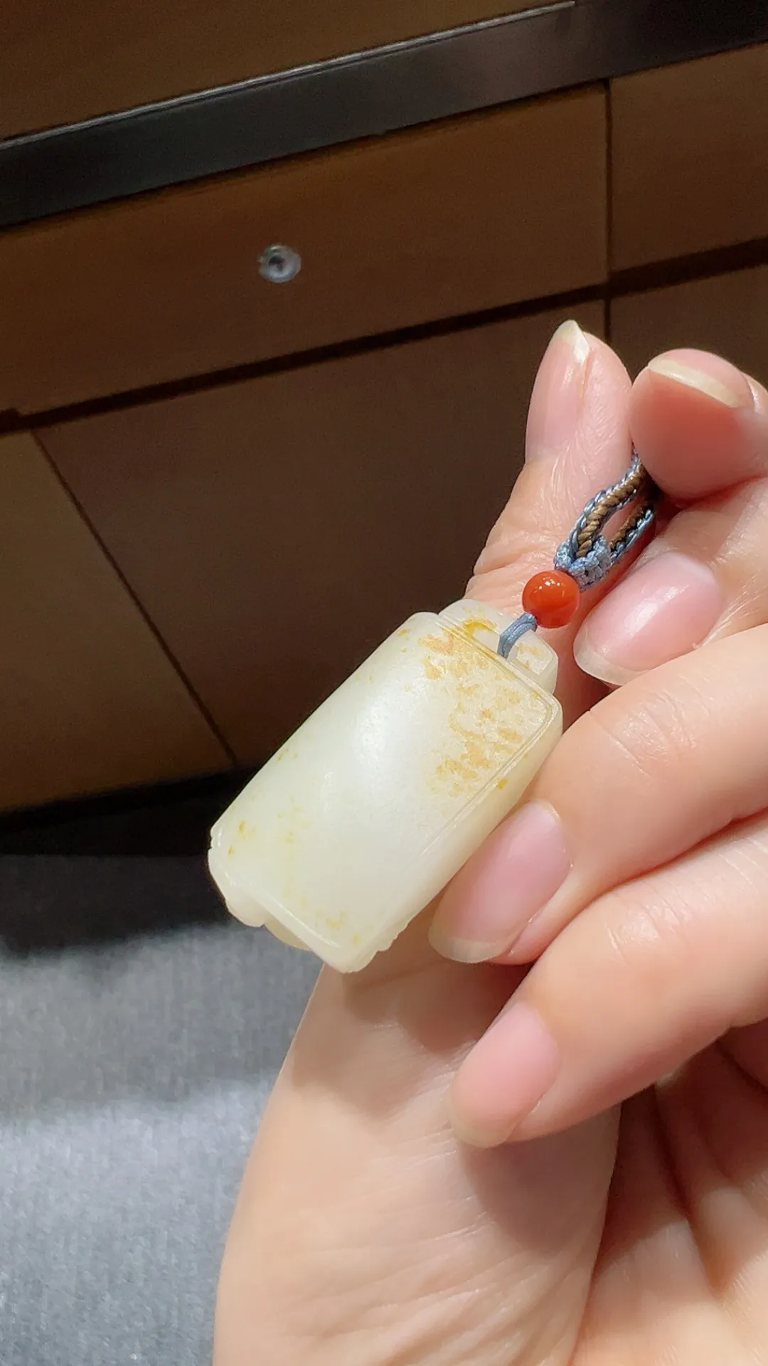 籽料｜黄皮螭龙
精品级 料子细油 工艺好

重17克 尺寸35*20*13.7m m