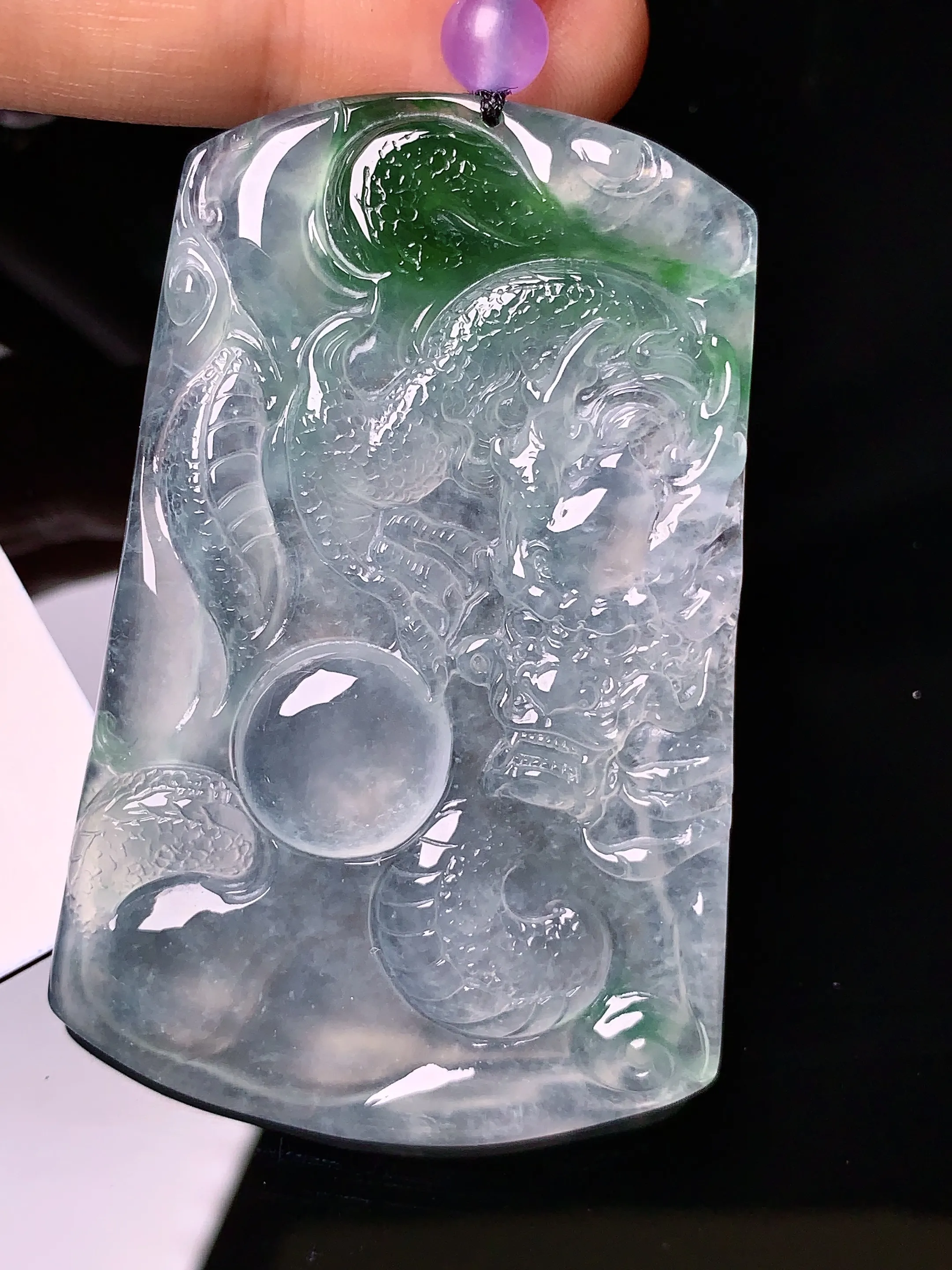 冰种龙牌吊坠 玉质细腻 色泽艳丽 整体尺寸61*39.6*6