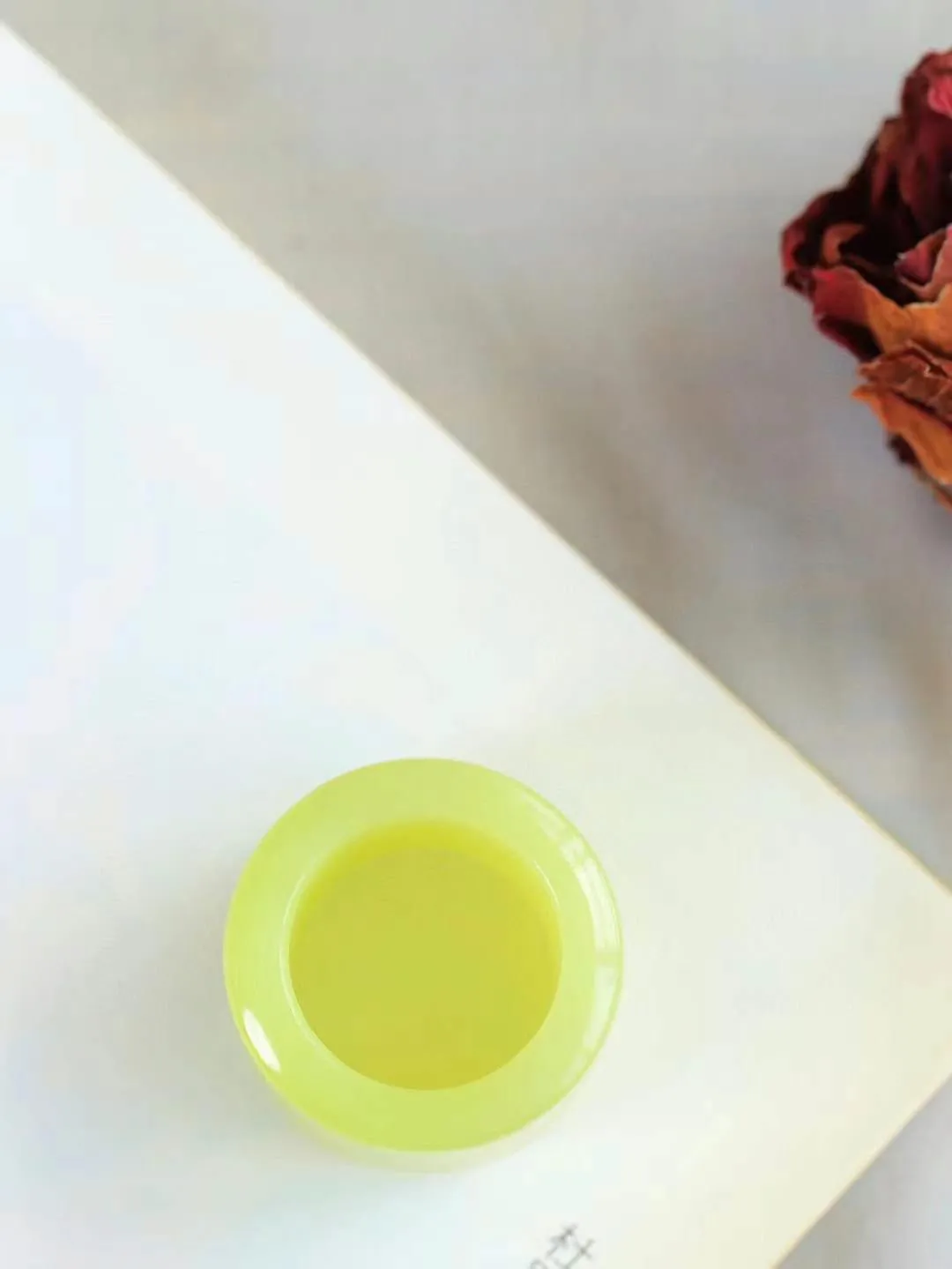 （古韵.扳指）

精品和田玉黄口扳指，玉质温润，油润感十足， 整器古韵生辉。优雅高贵。运筹帷幄于掌中，决胜于千里之外。
重31.6克   圈口22mm  尺寸23.3-5.4mm63501954A