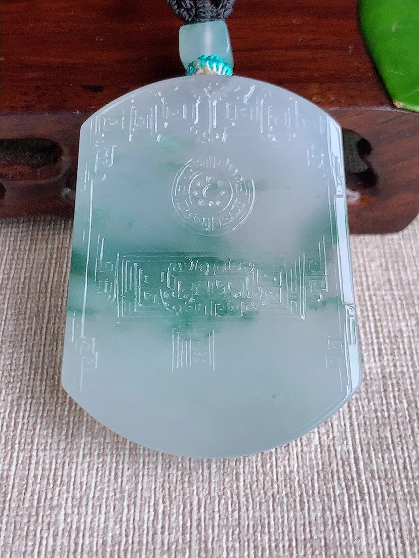 a货翡翠老坑冰种飘花仿古无事牌吊坠 尺寸49.6×38×5.5mm 重量32.40g 0617