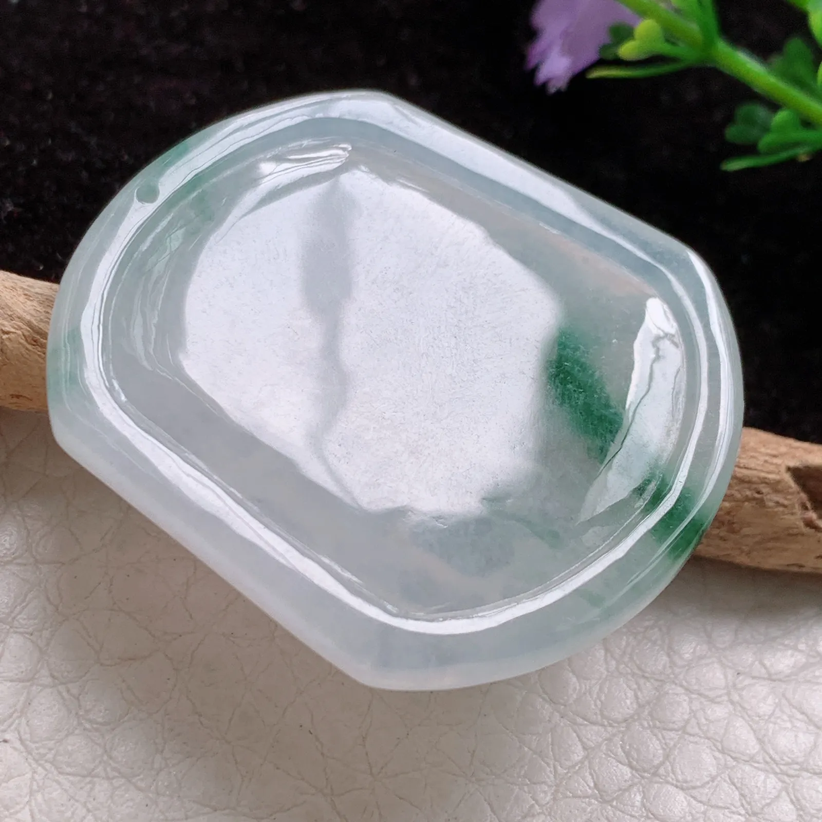 yn实拍40*35*5老坑精雕冰胶飘花扭转乾坤 生肖牛玉吊坠 玉挂件