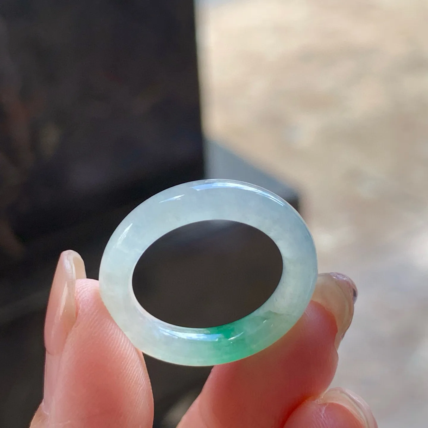 冰带色指环
干净清爽