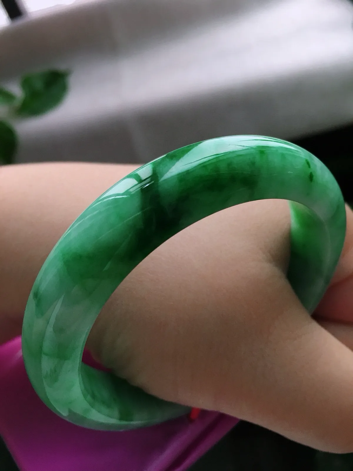 圈口58.6，正圈手镯，飘花，玉质冰润，尺寸58.6-13.7-8.3mm