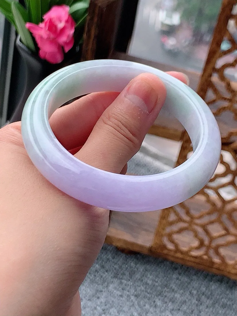 a货翡翠老坑春彩紫罗兰飘绿正装正圈手镯55-56圈口 尺寸55.3×12.6×9mm 重量65.58g 0615