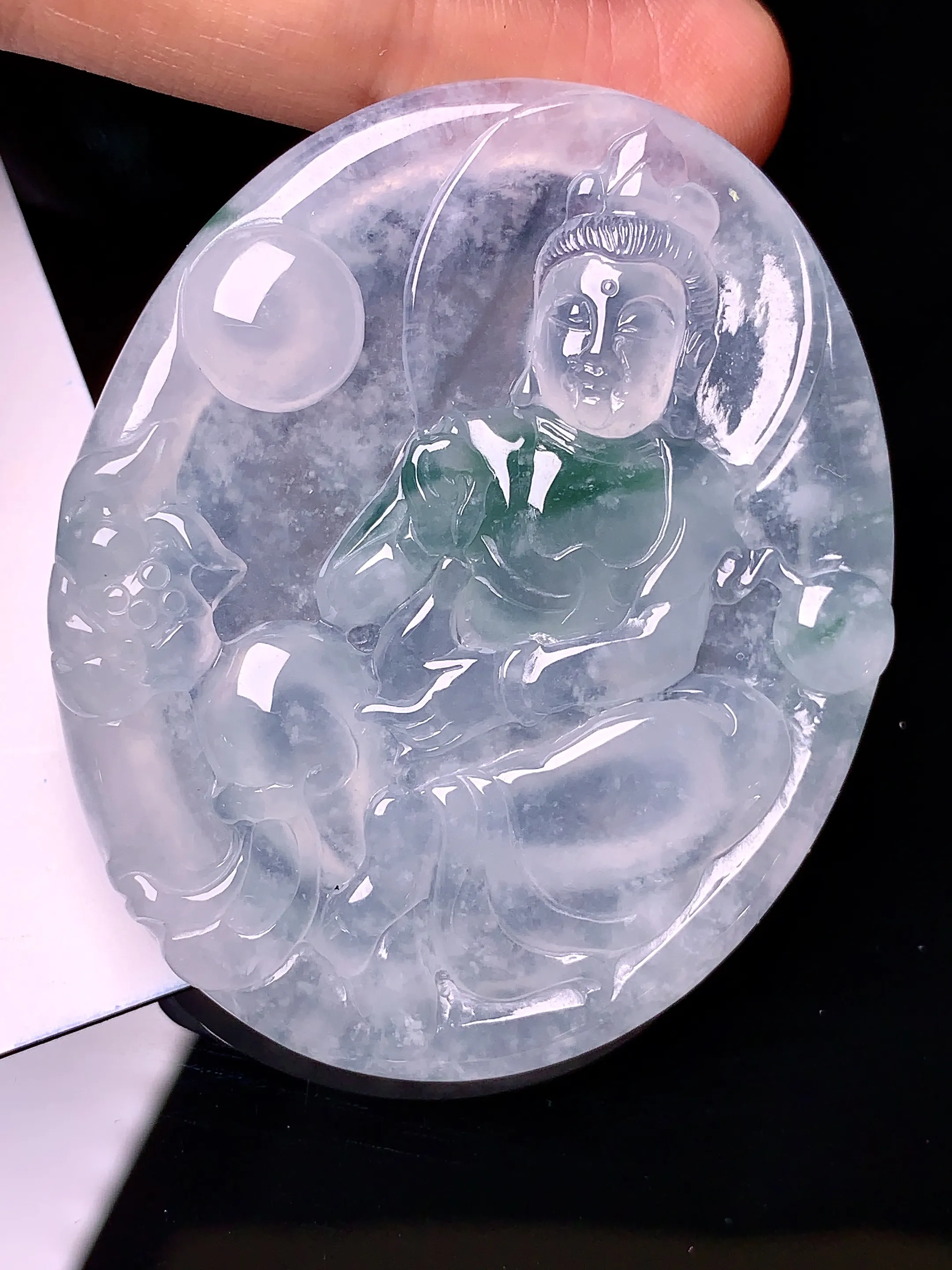 冰种观音吊坠 玉质细腻 色泽艳丽 整体尺寸53*44*6.3