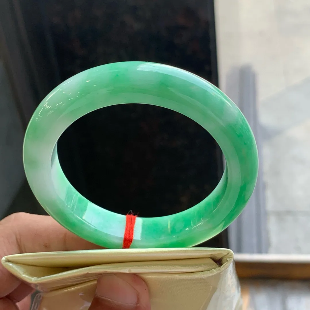 正圈一大圈阳绿 一丝棉线 尺寸:53.4/11.8/10 色阳️️