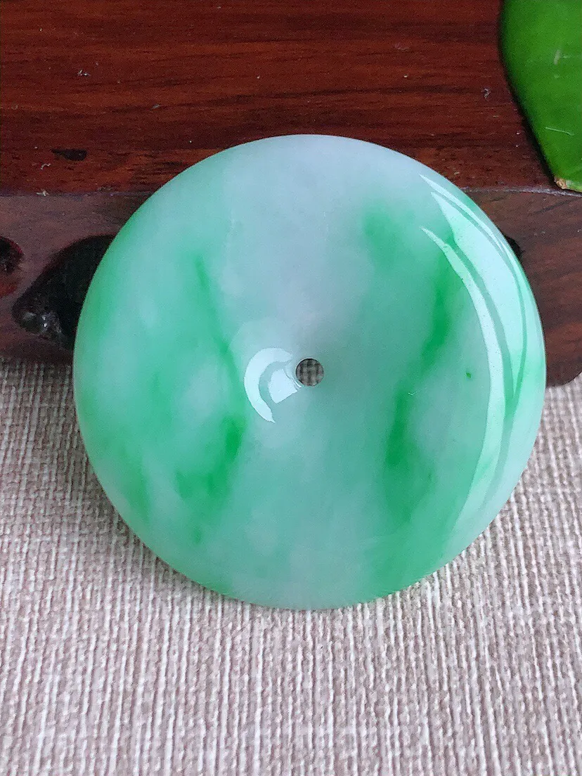 a货翡翠老坑冰种飘绿大平安扣吊坠 尺寸39.6×5mm 重量17.72g 0617