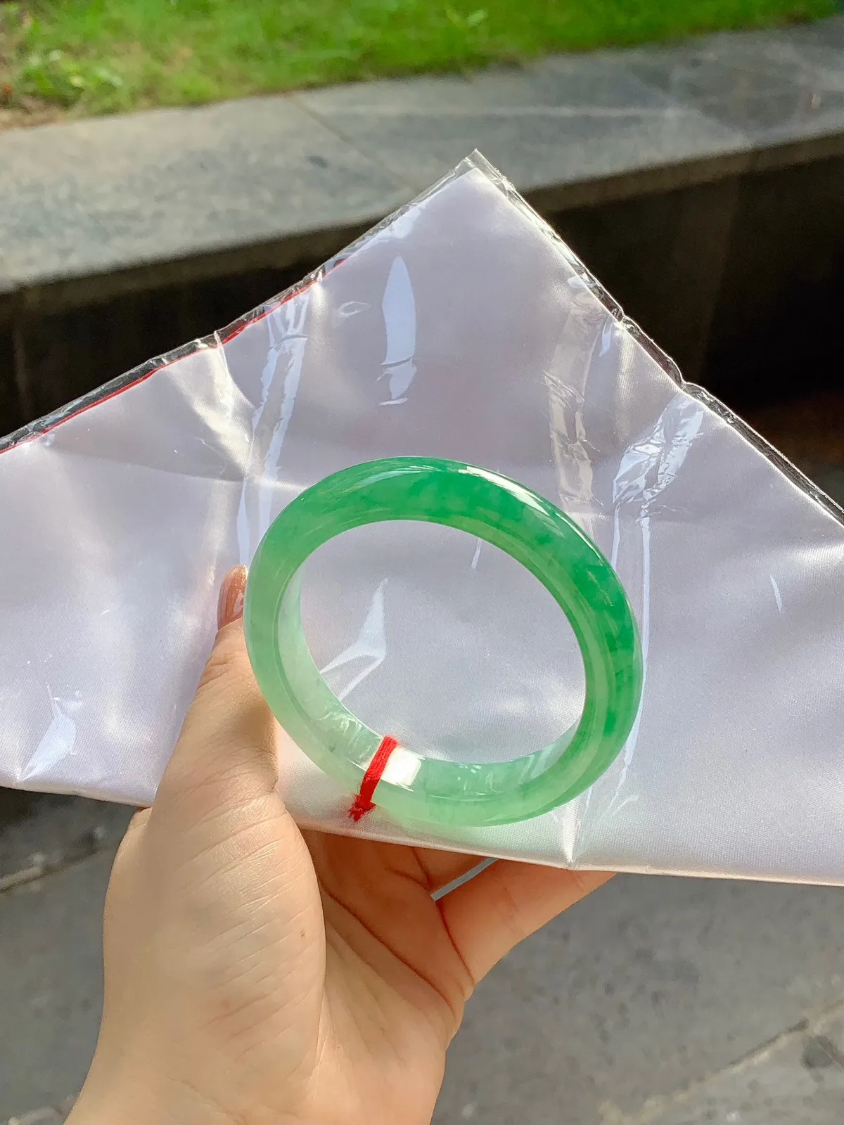 色花手镯
水润54/12.4/8.4mm